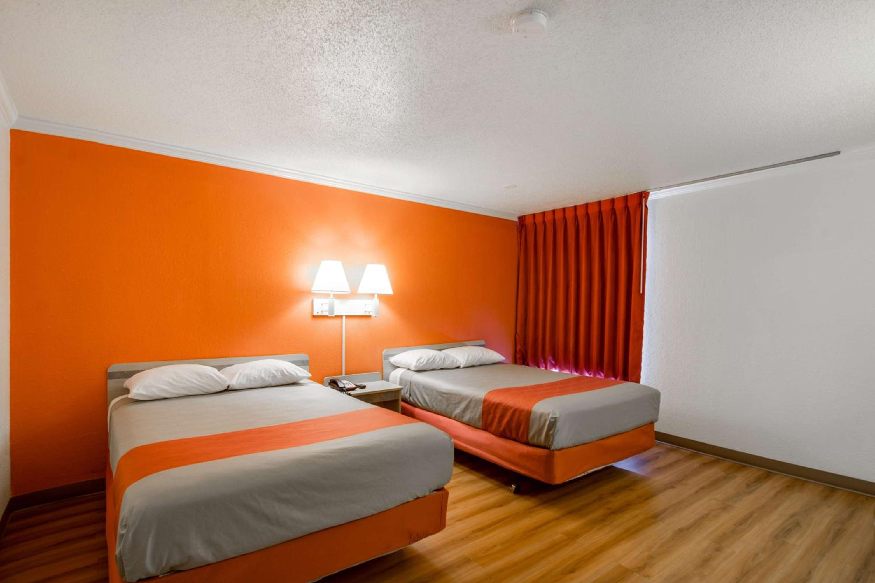 Quadruple Room - Non-Smoking - Photo 3