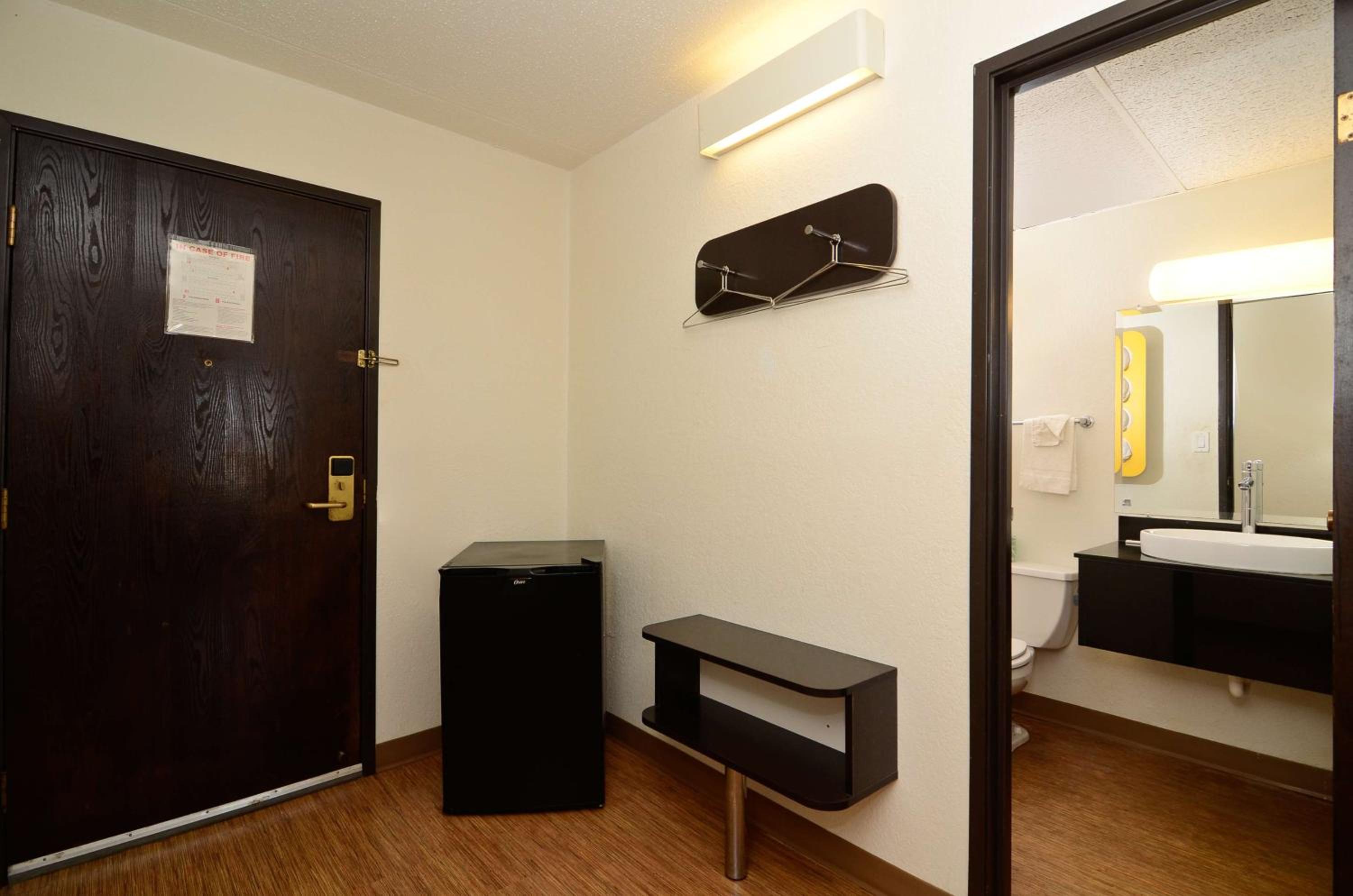 Deluxe Quadruple Room - Non-Smoking photo 2