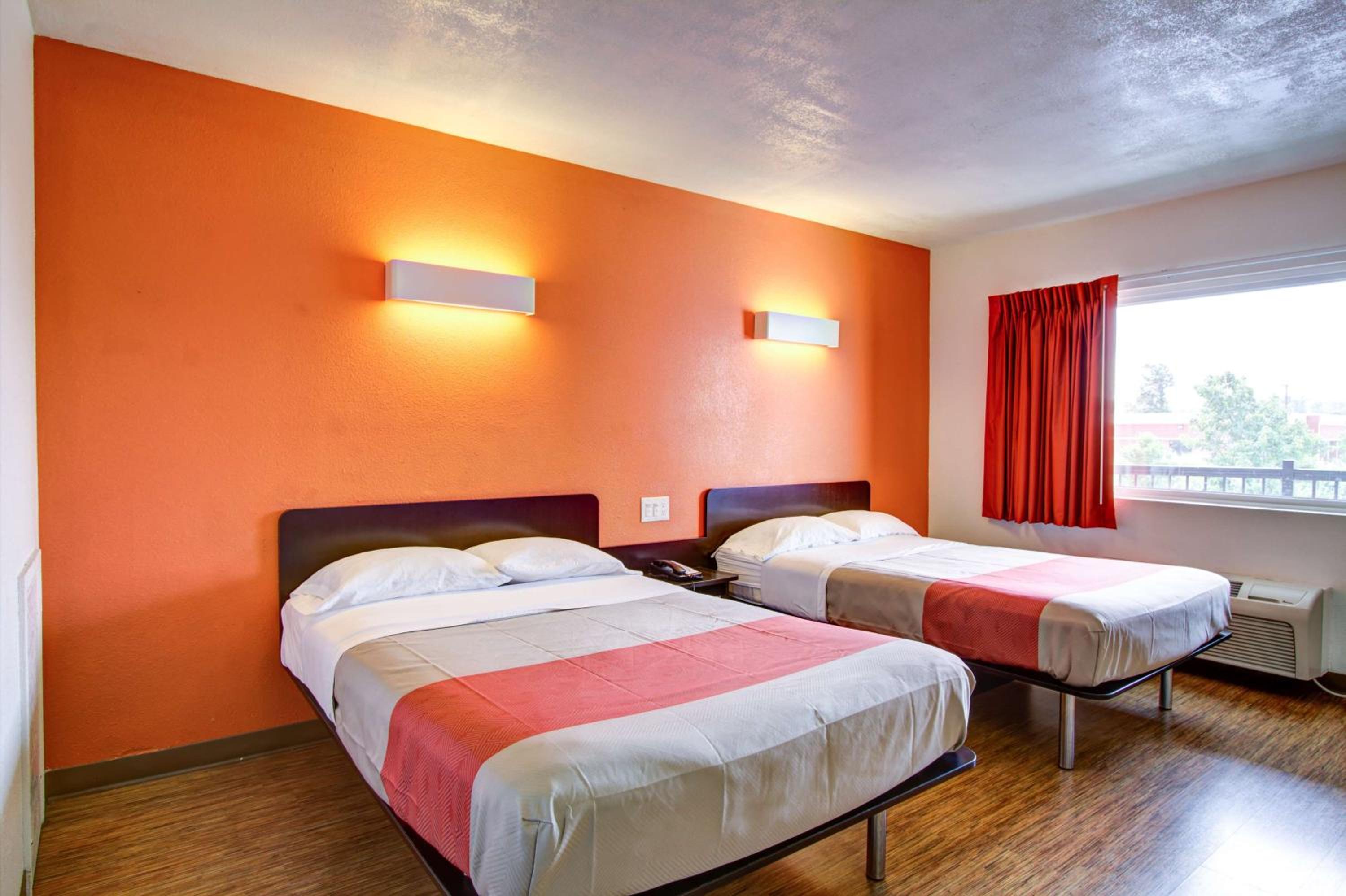 Quadruple Room - Smoking - Photo 1
