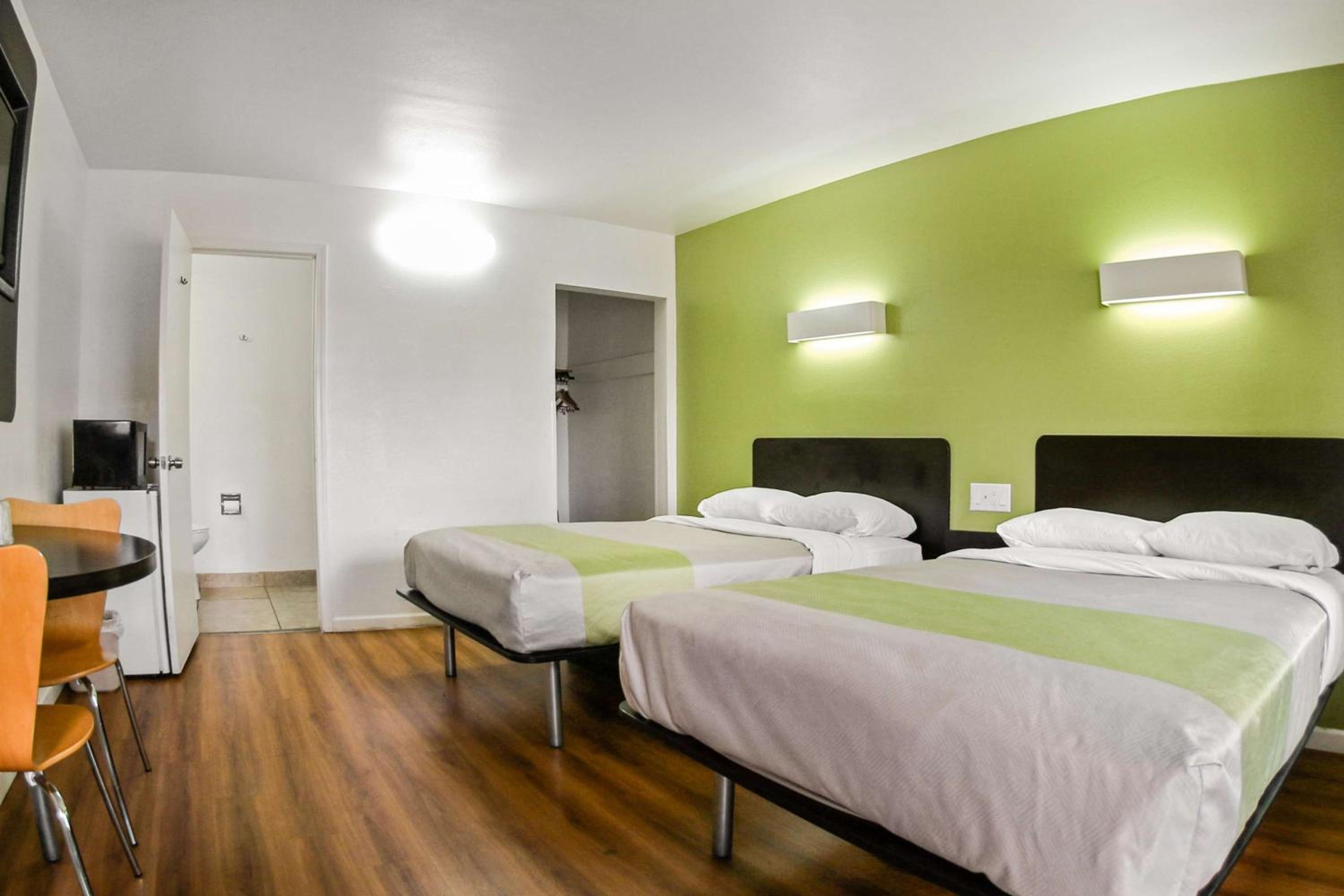 Deluxe Quadruple Room - Non-Smoking - Photo 1