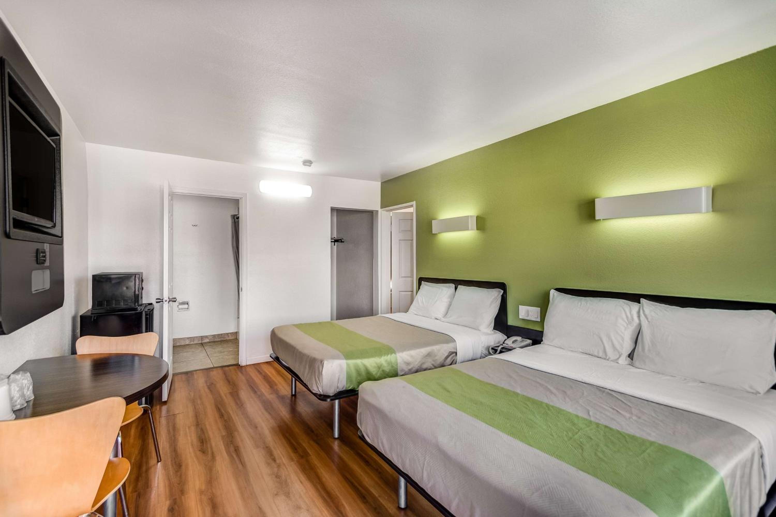 Deluxe Quadruple Room - Non-Smoking - Photo 2