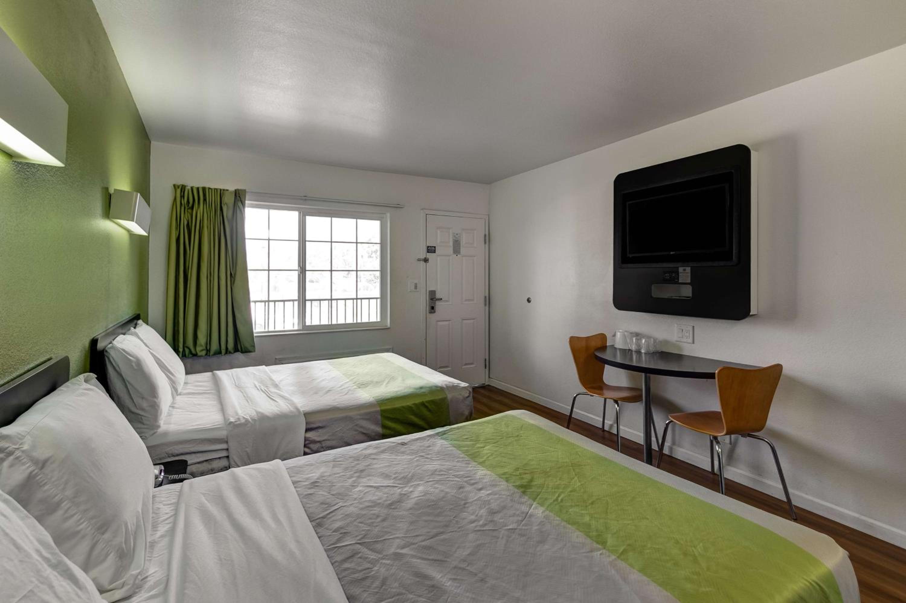 Deluxe Quadruple Room - Non-Smoking - Photo 6