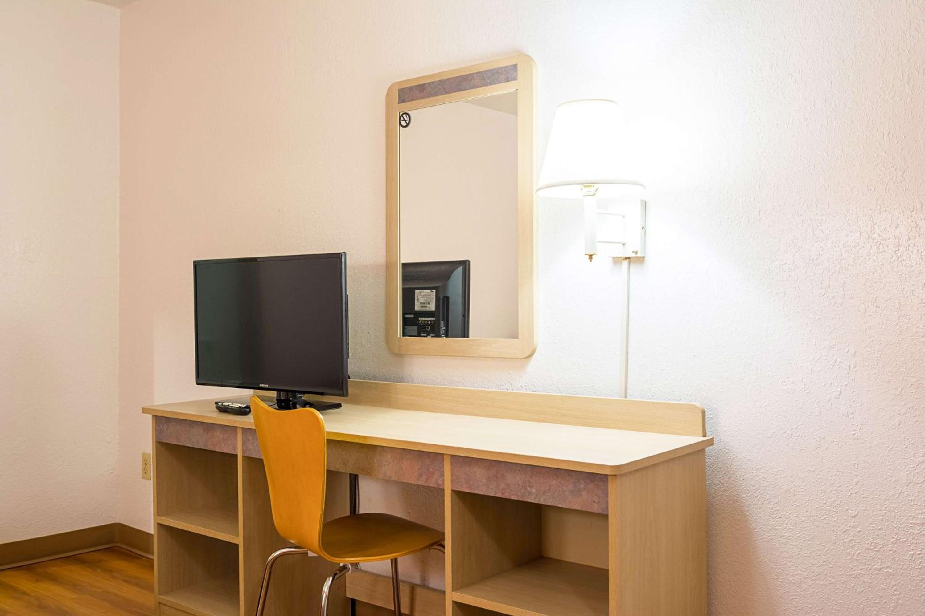 Double Room - Non-Smoking photo 3