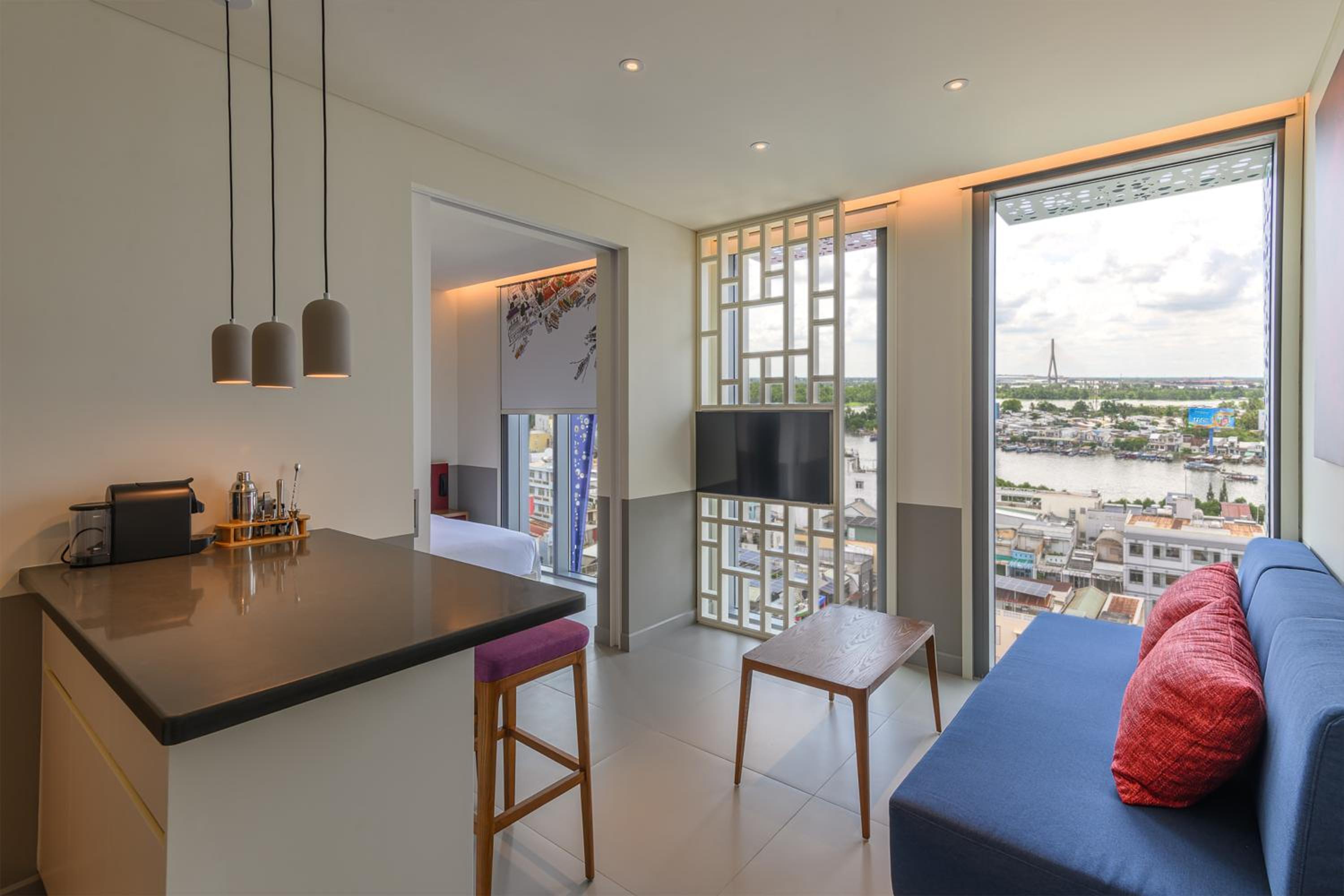 King Suite with River View