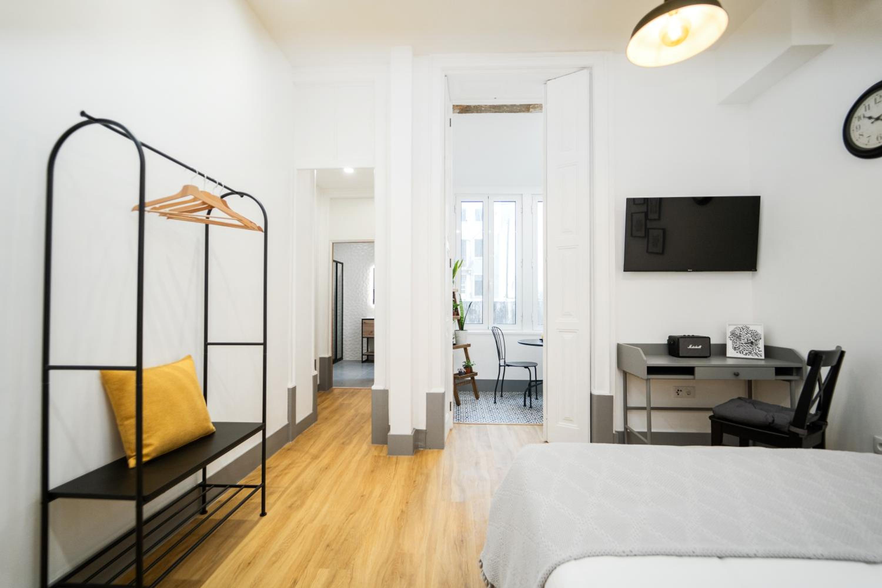 Deluxe Double Room with Balcony photo 2