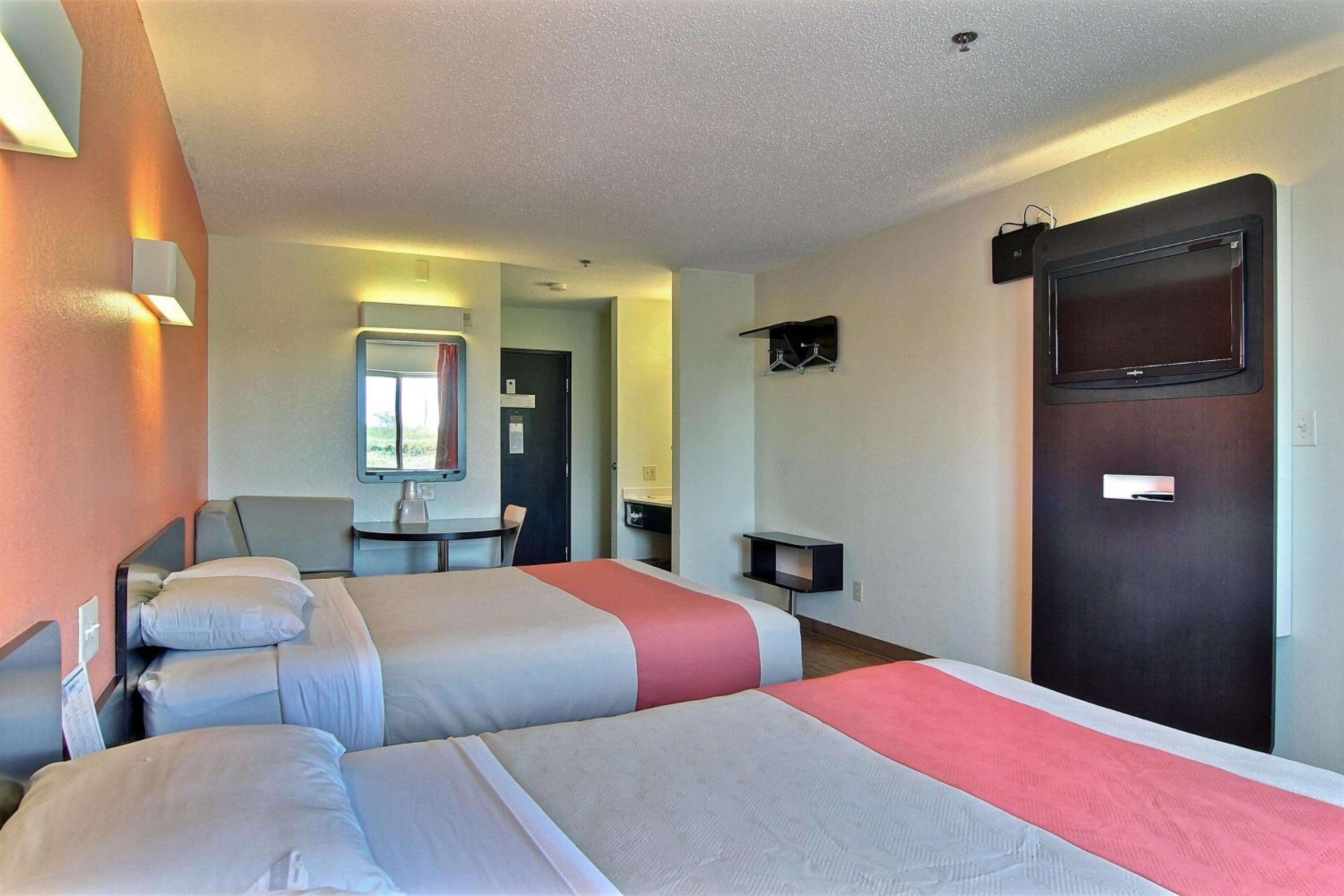 Deluxe Quadruple Room - Non-Smoking photo 2