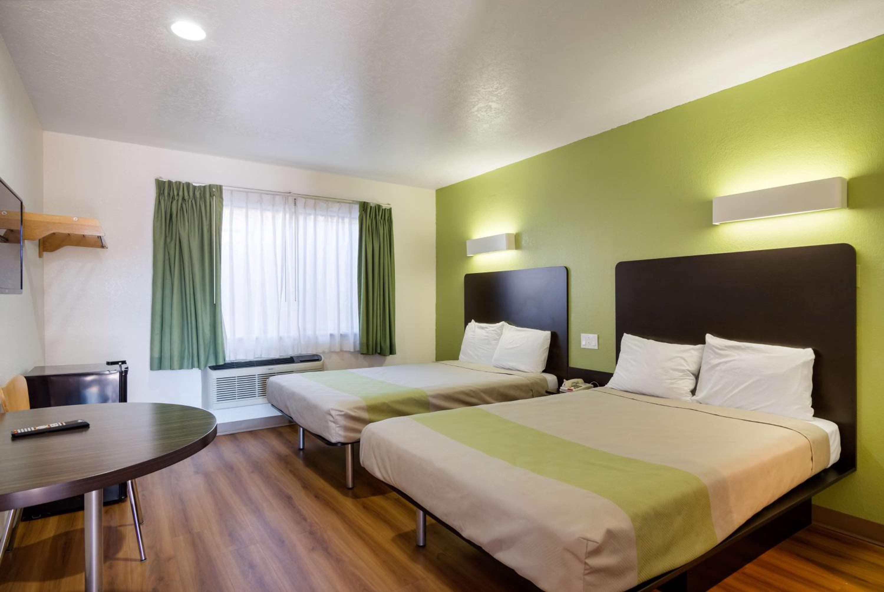 Quadruple Room - Disability Access photo 2
