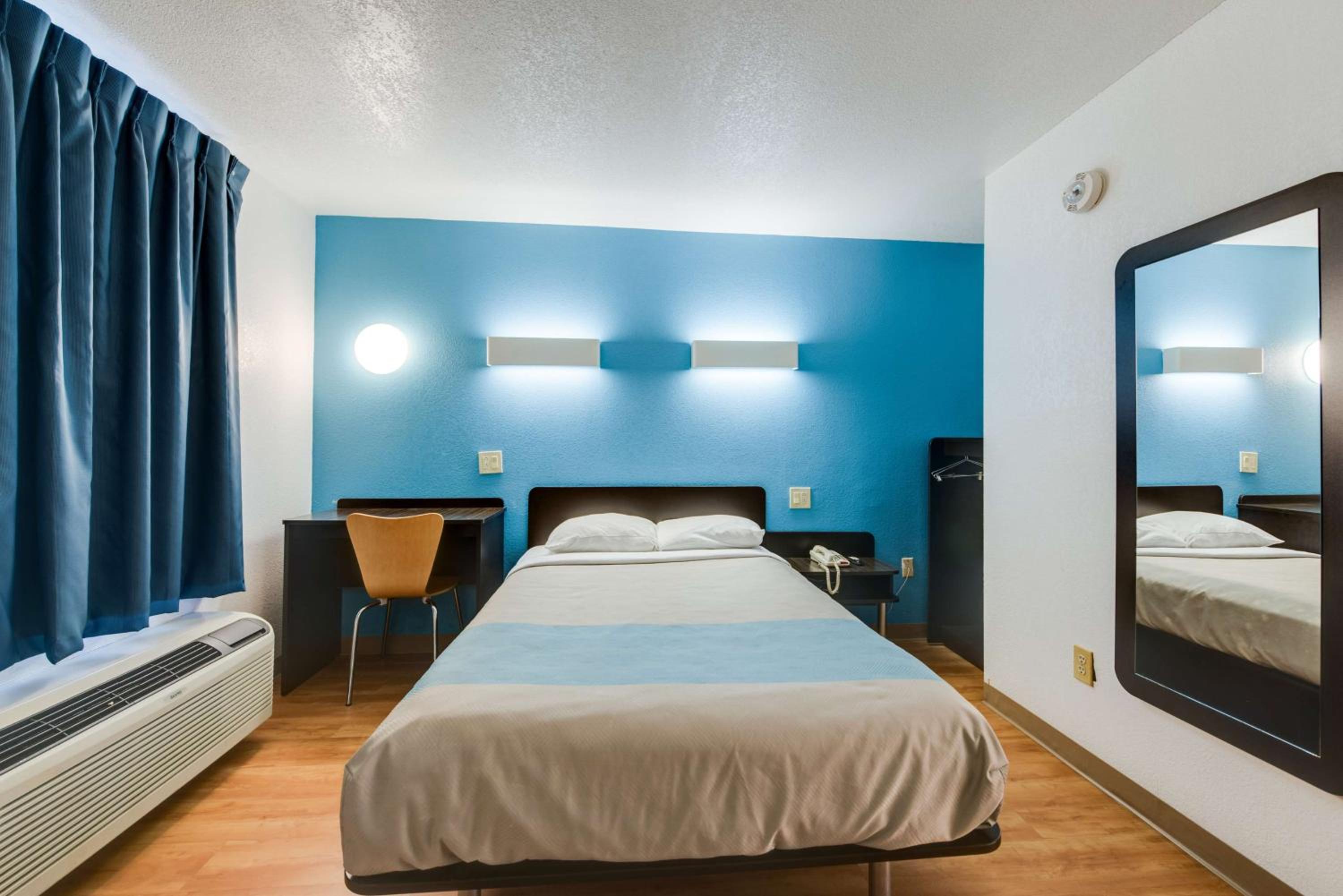 King Room - Disability Access - Non-Smoking photo 3