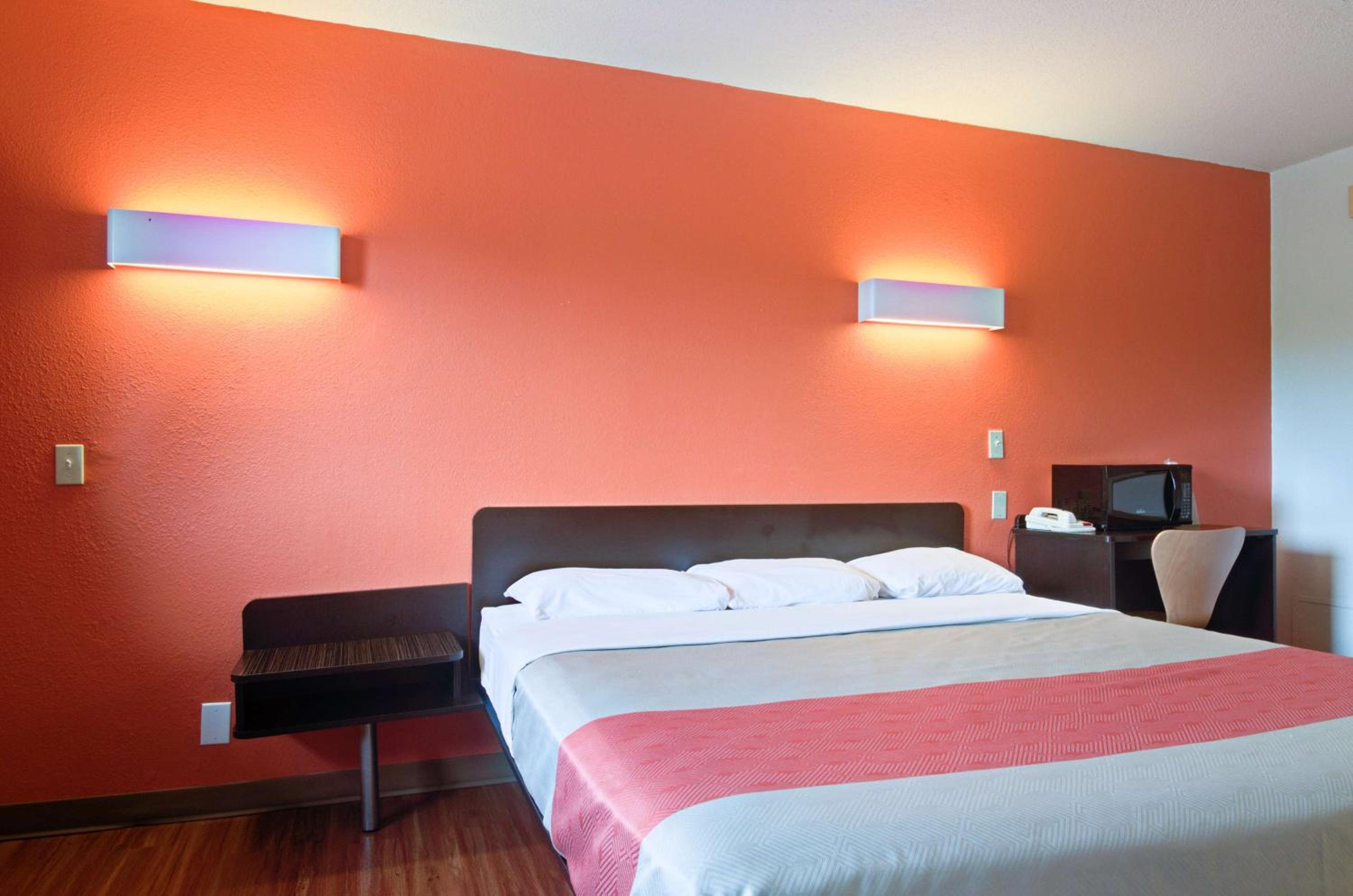 King Room - Non-Smoking - Photo 1