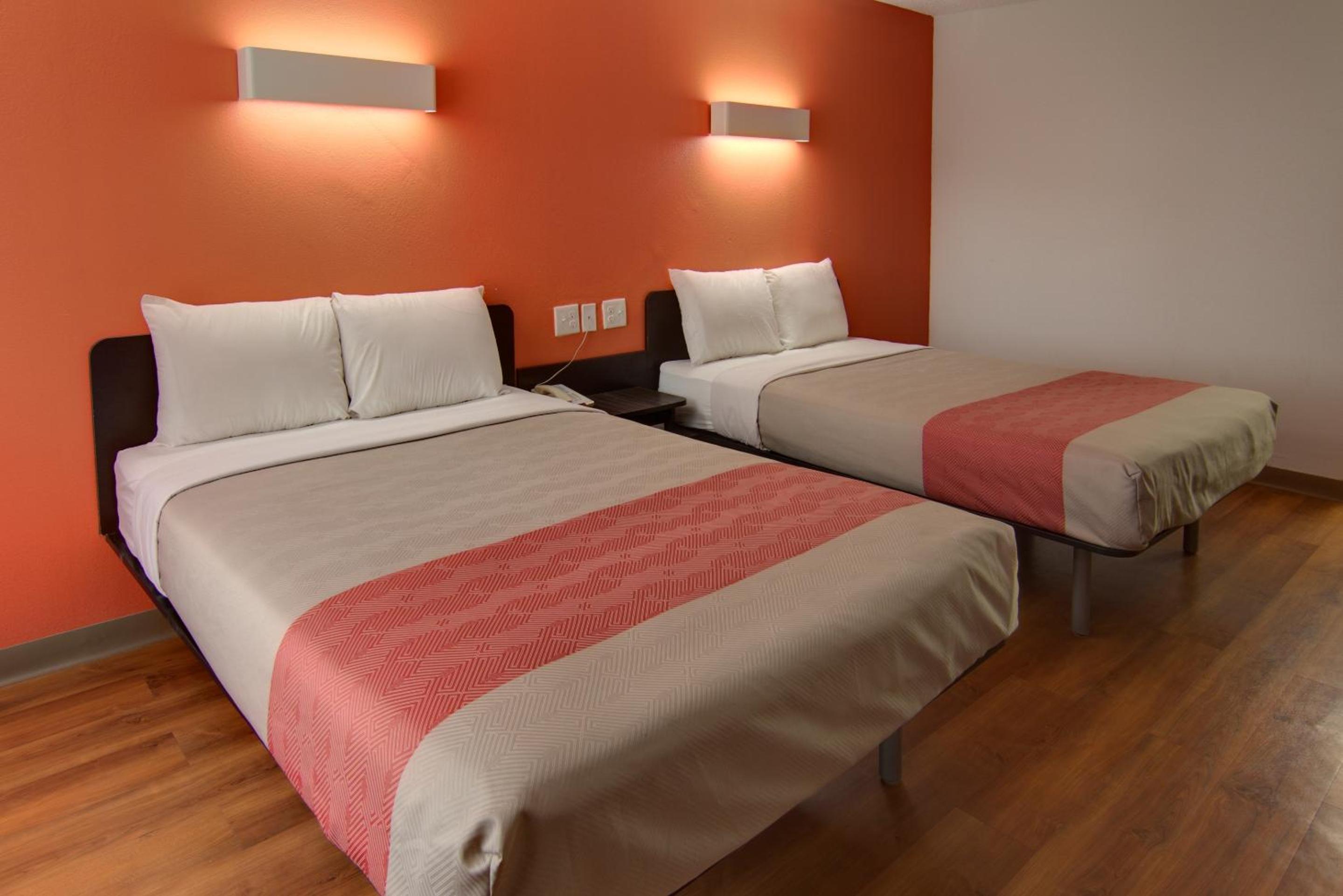 Quadruple Room - Non-Smoking - Photo 1