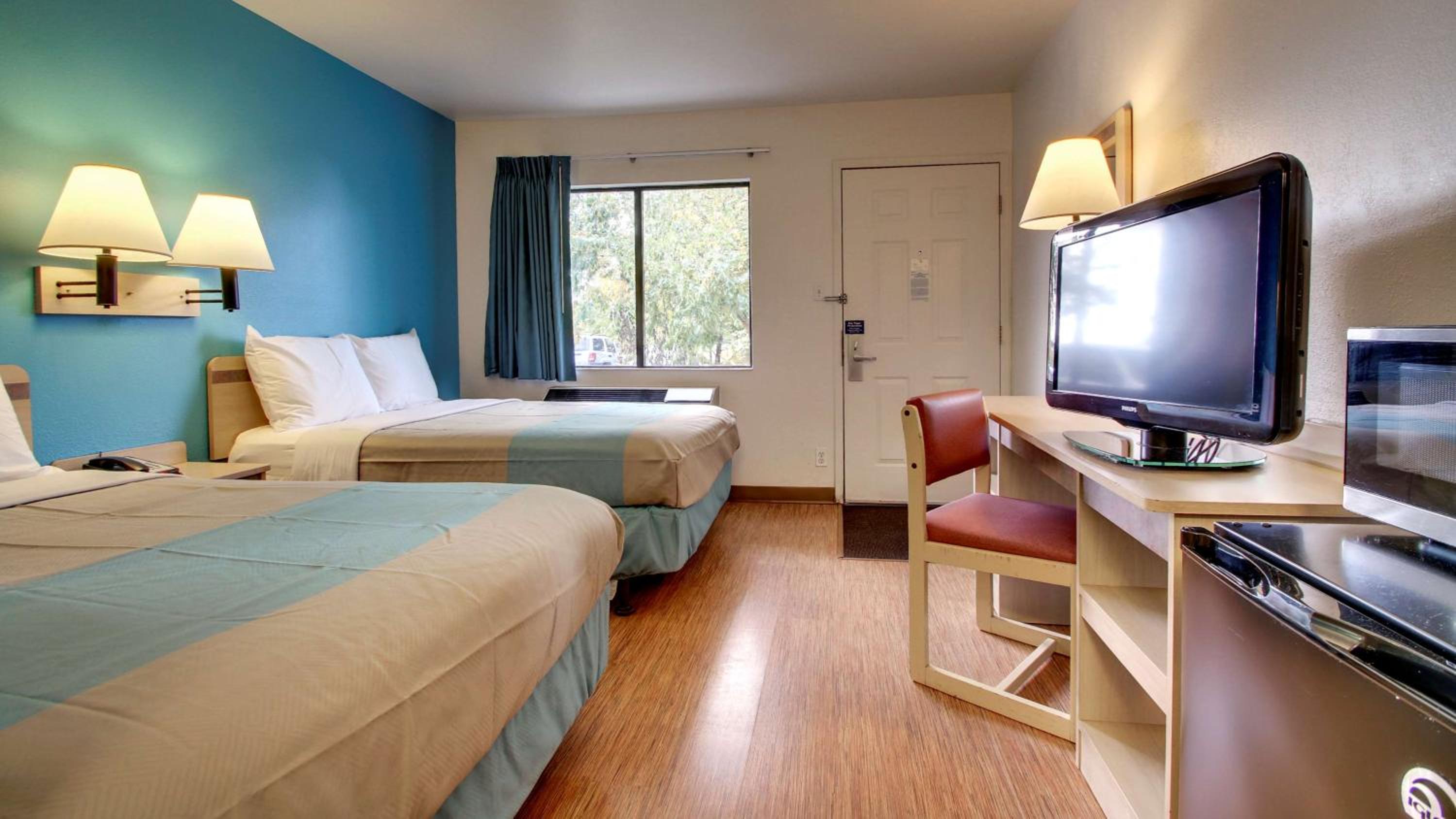 Quadruple Room - Smoking photo 2