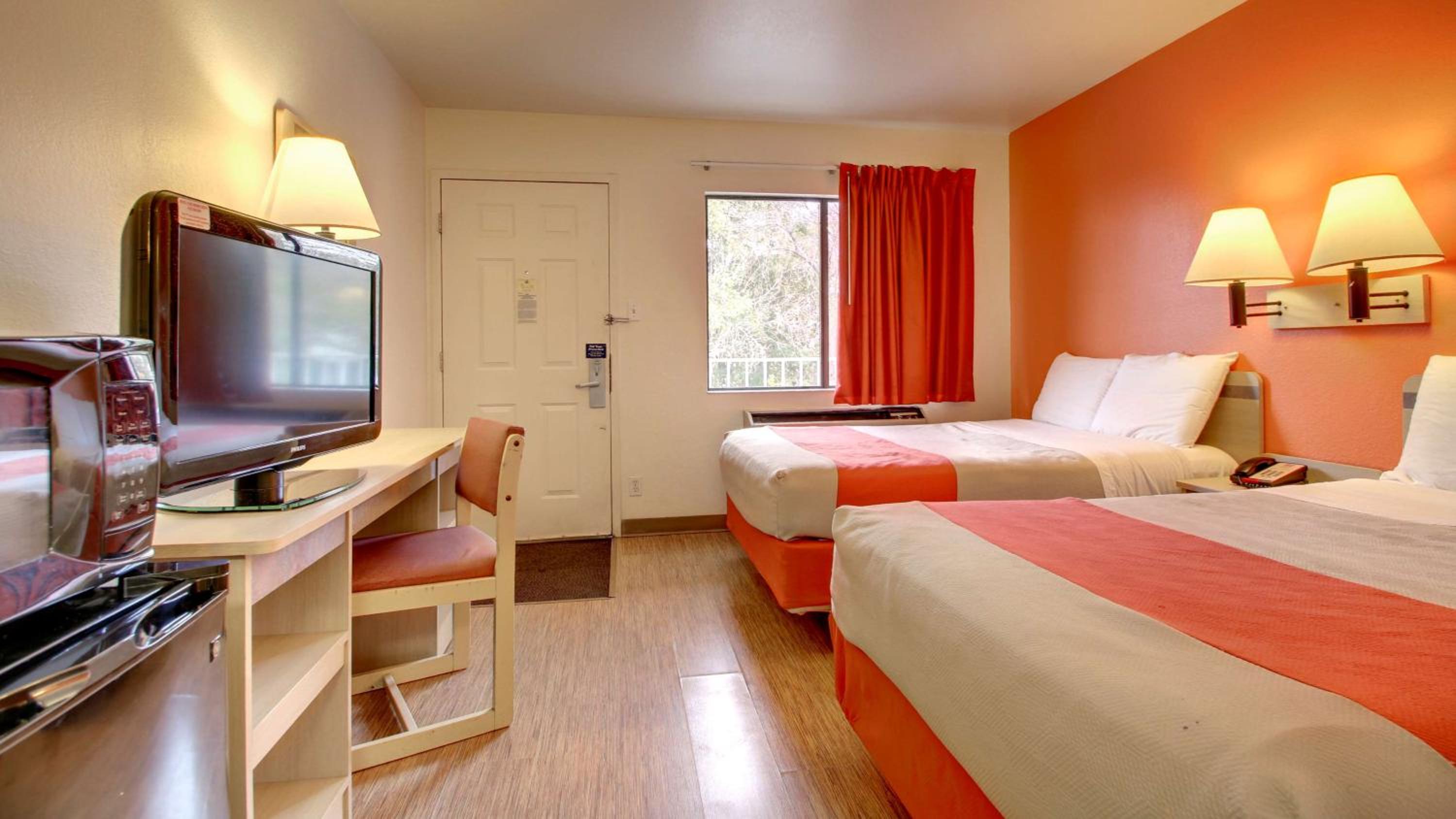 Quadruple Room - Smoking photo 1