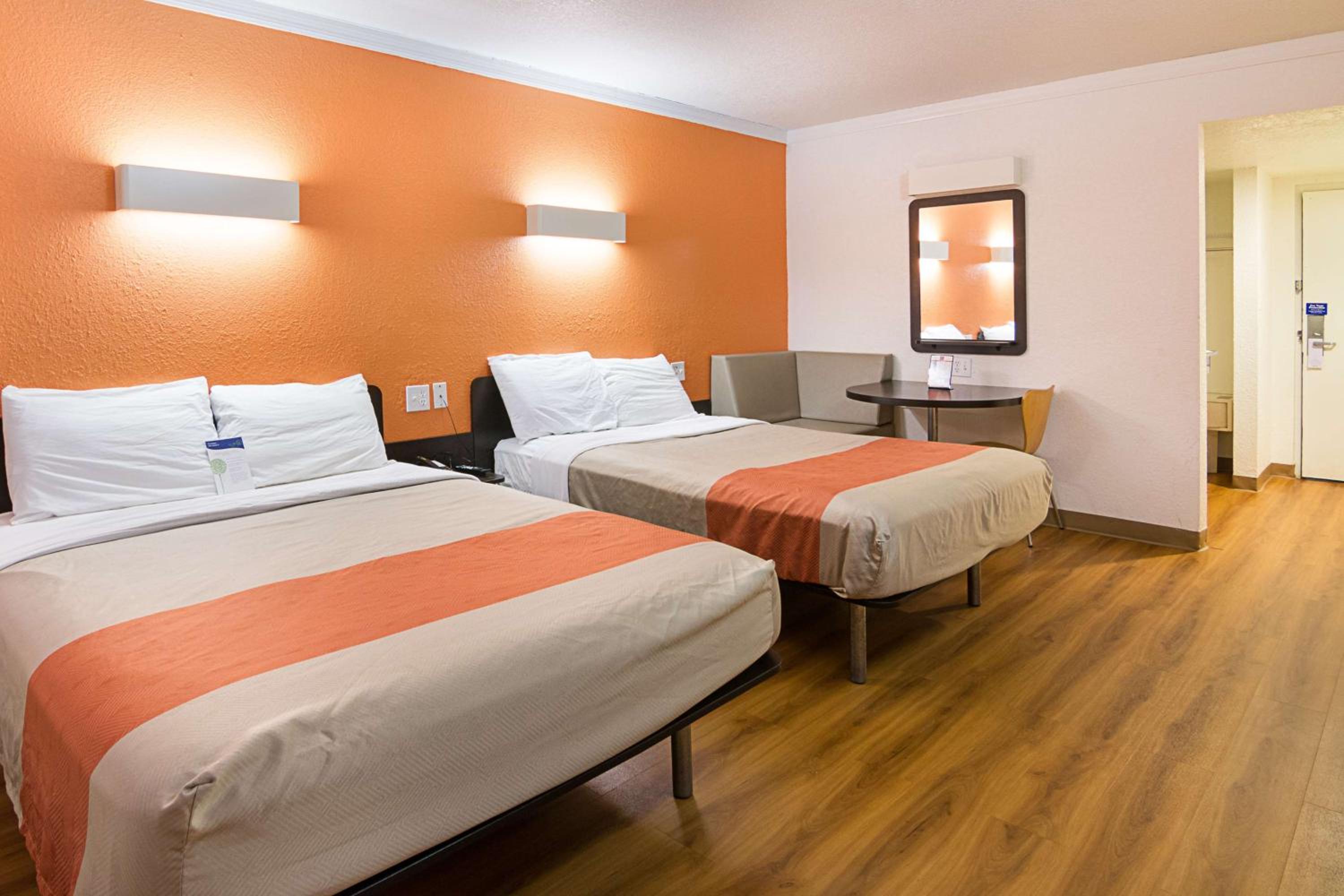 Deluxe Quadruple Room - Non-Smoking - Photo 1
