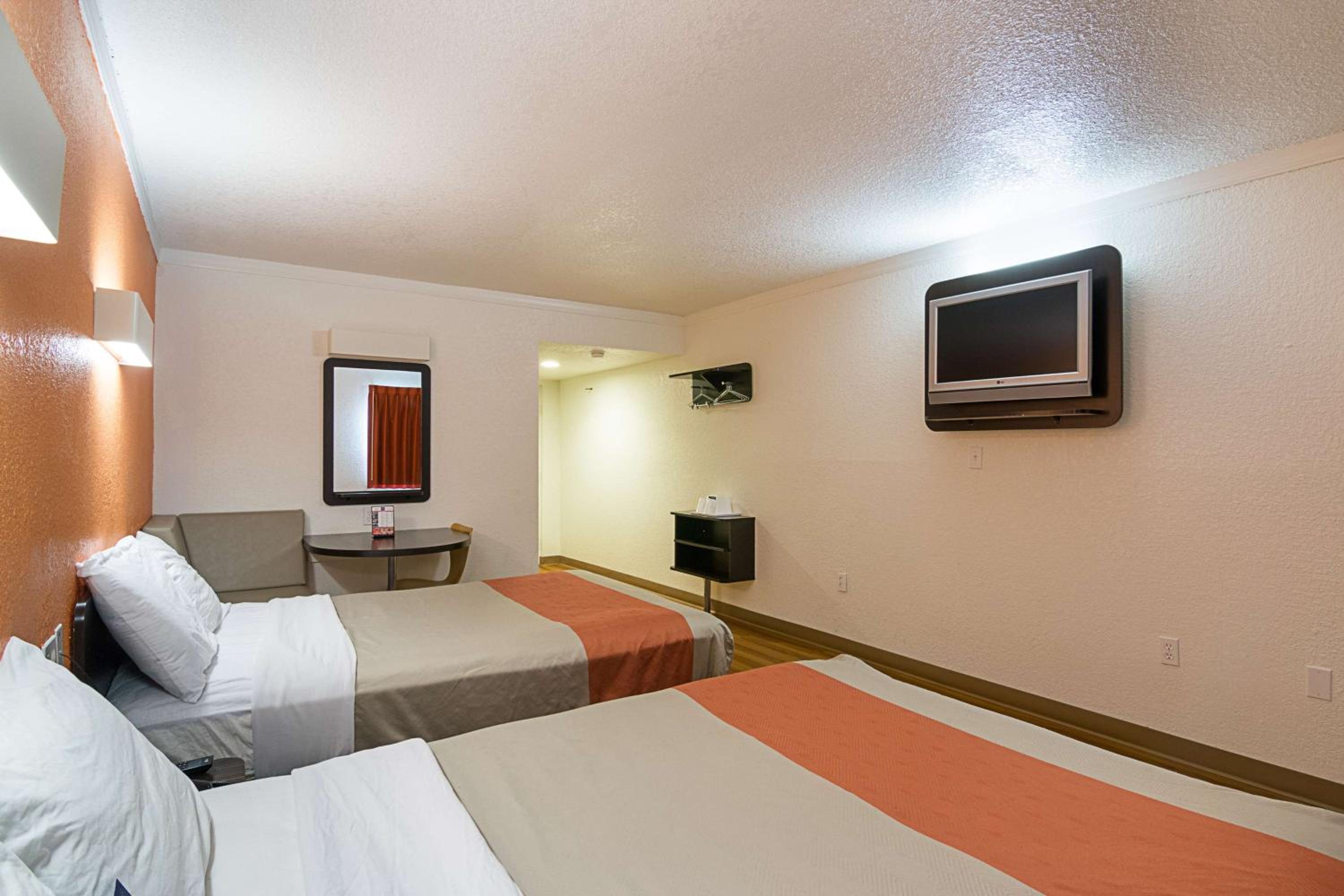 Deluxe Quadruple Room - Non-Smoking - Photo 2