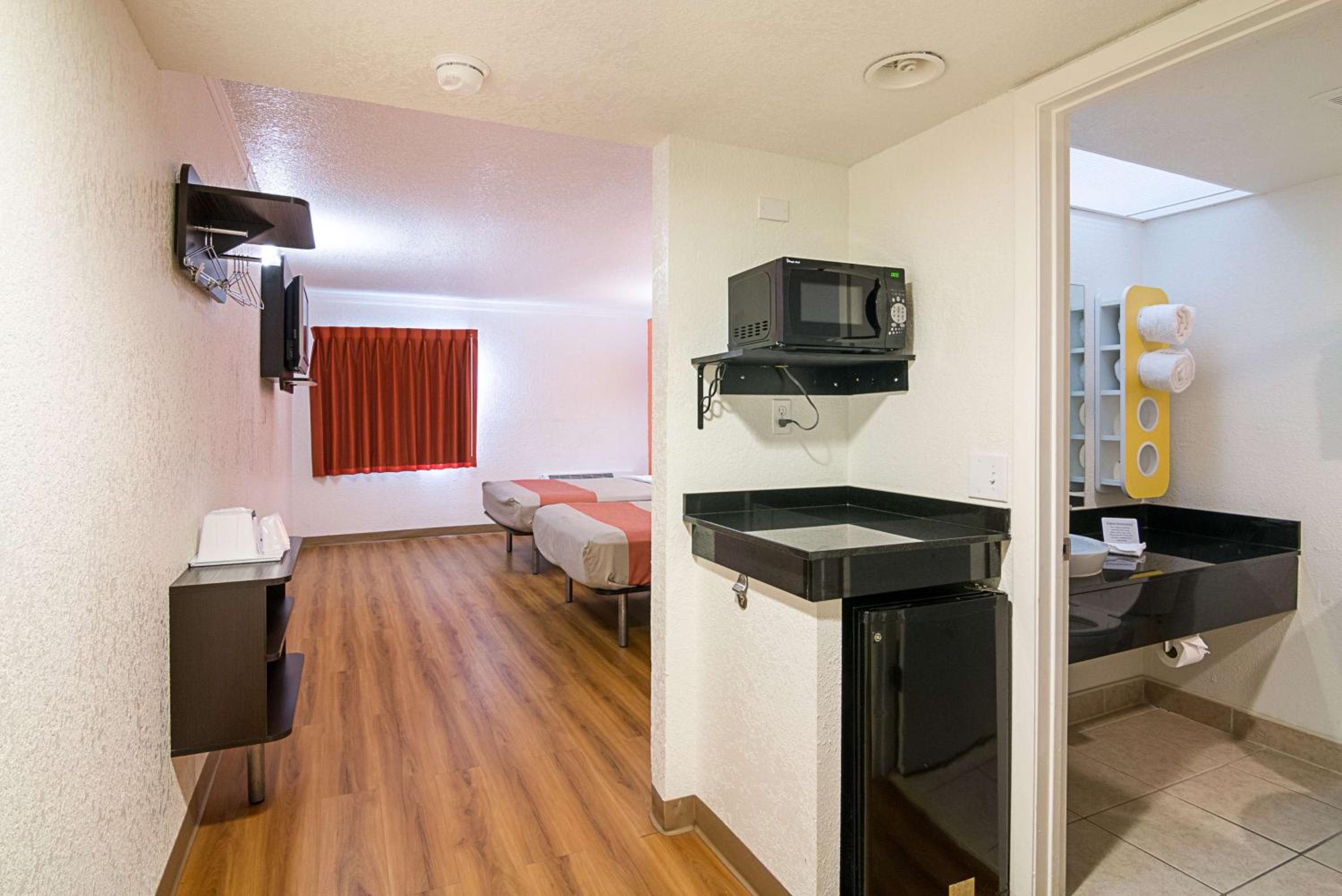 Deluxe Quadruple Room - Non-Smoking - Photo 3