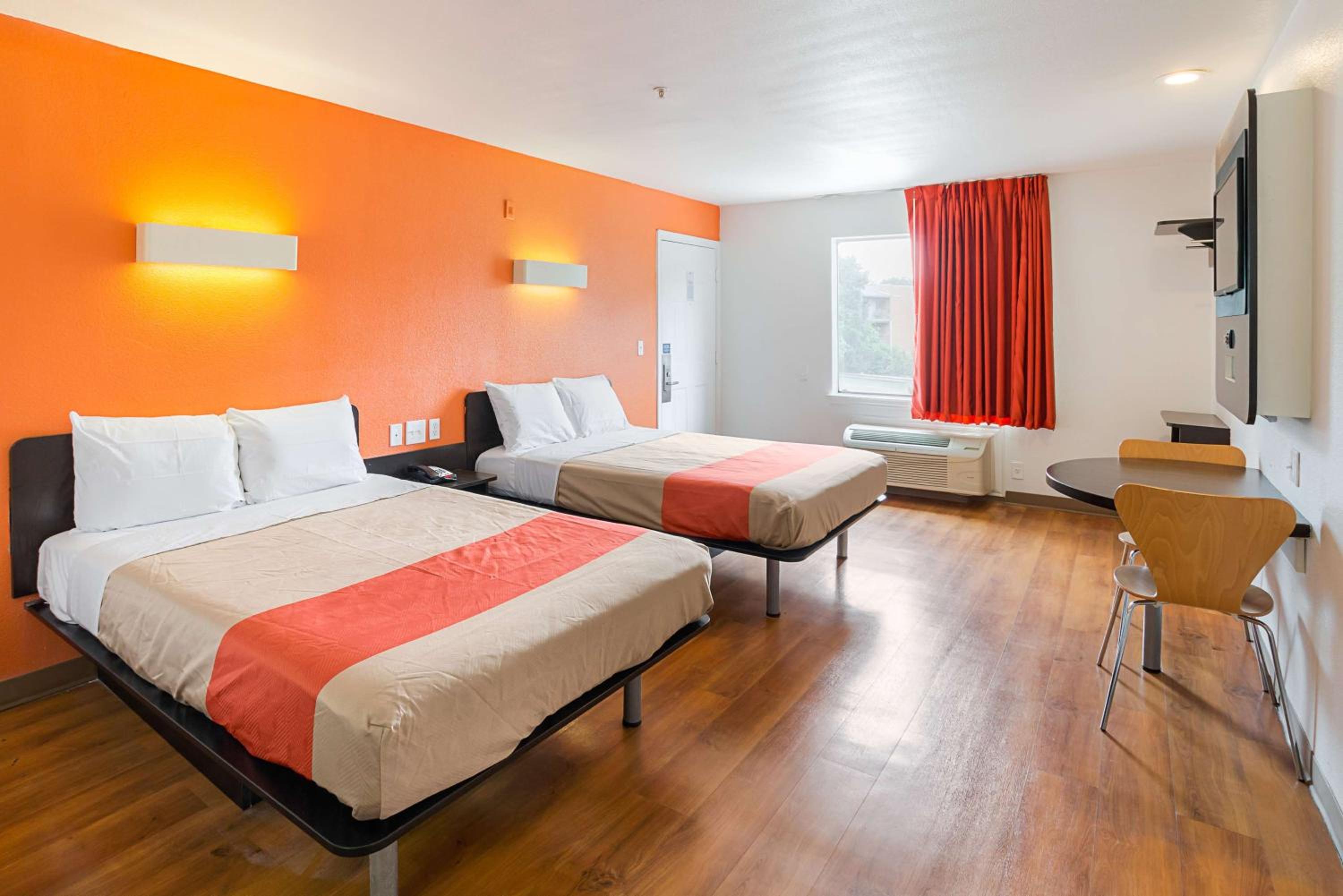 Quadruple Room - Non-Smoking - Photo 1