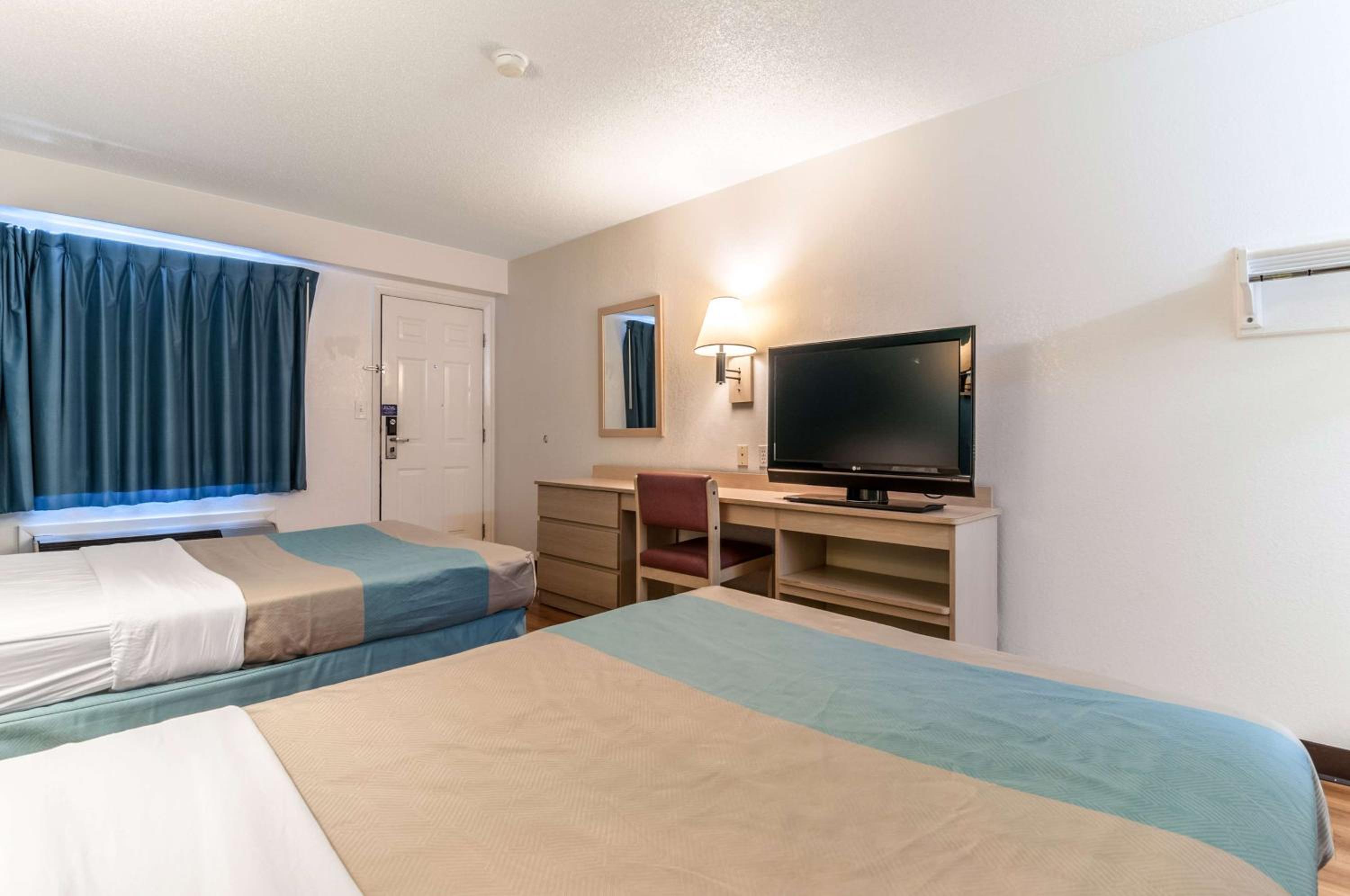 Quadruple Room - Non-Smoking