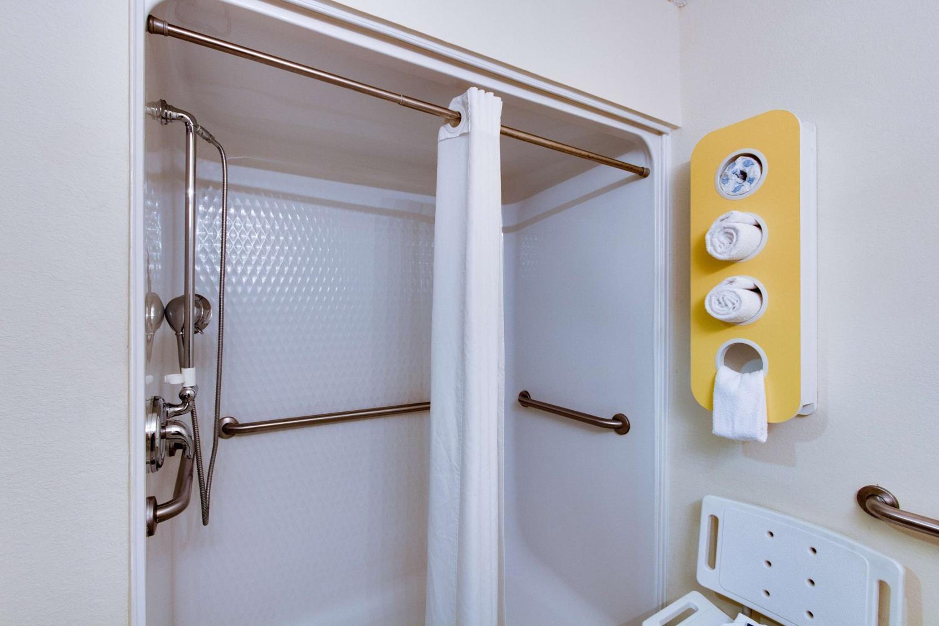 King Room - Disability Access - Non-Smoking - Photo 2