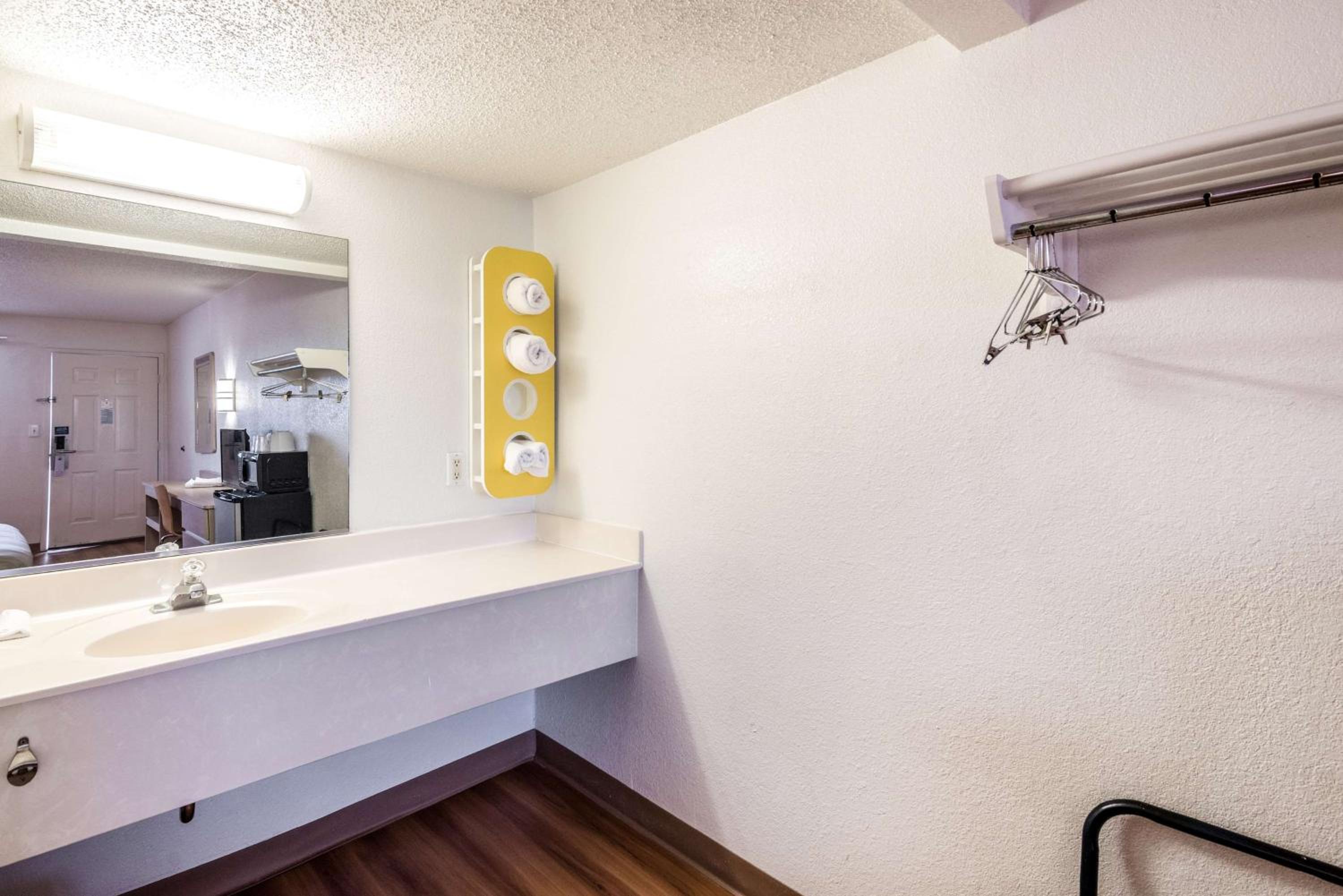 Queen Room with Two Queen Beds - Disability Access - Non-Smoking photo 2