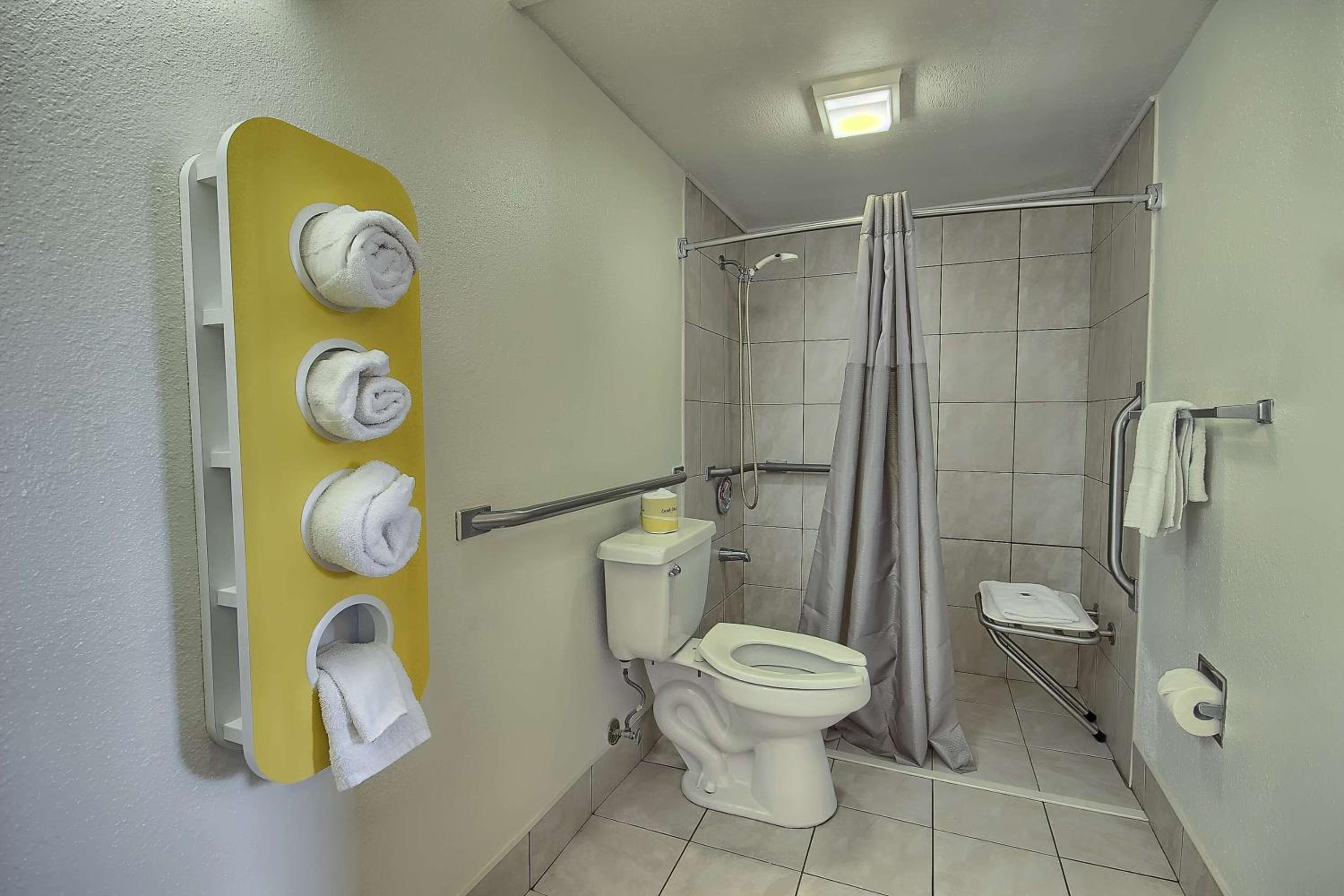 Queen Room with Two Queen Beds - Disability Access - Smoking photo 2
