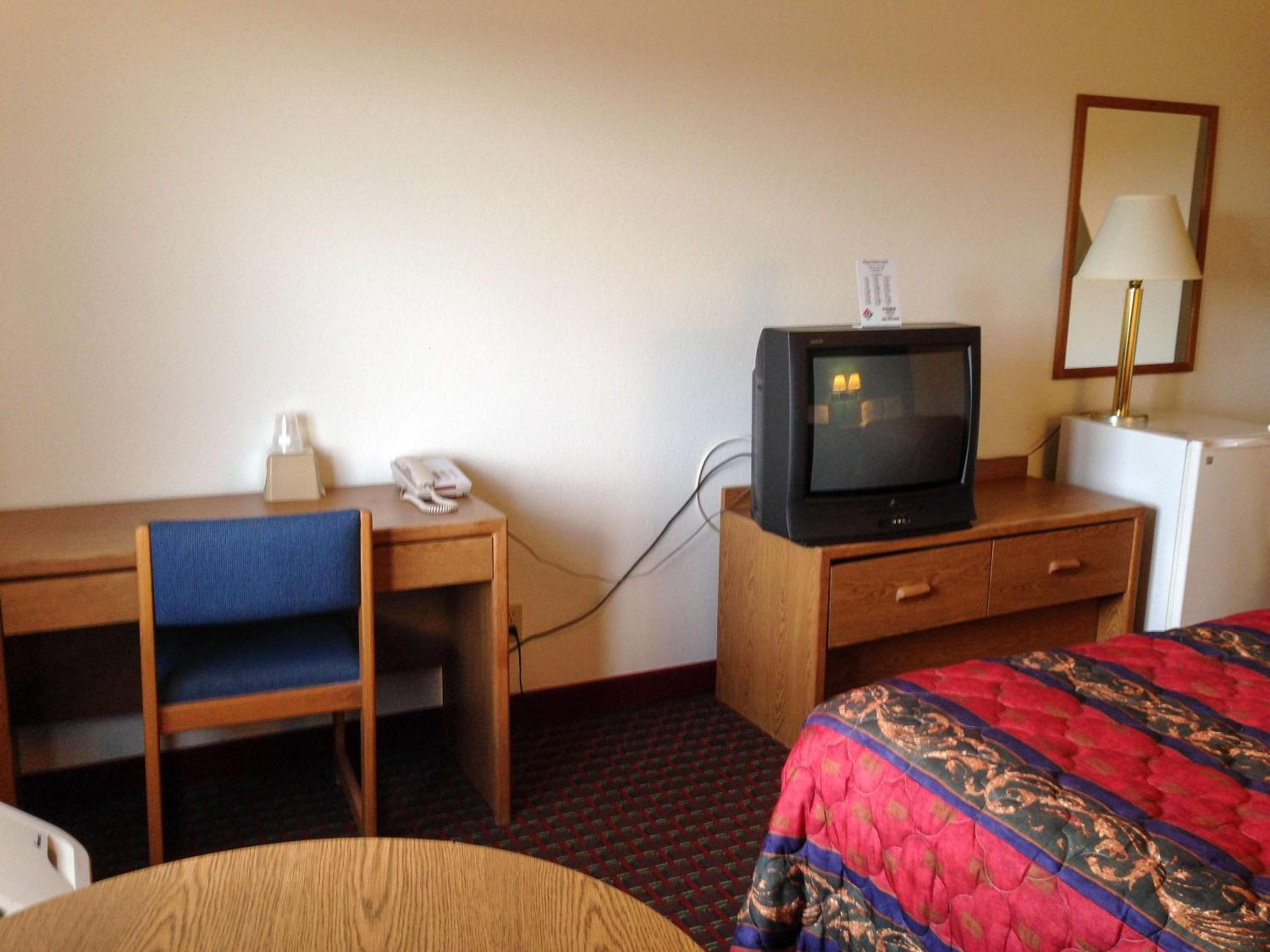 Quadruple Room - Non-Smoking - Photo 3
