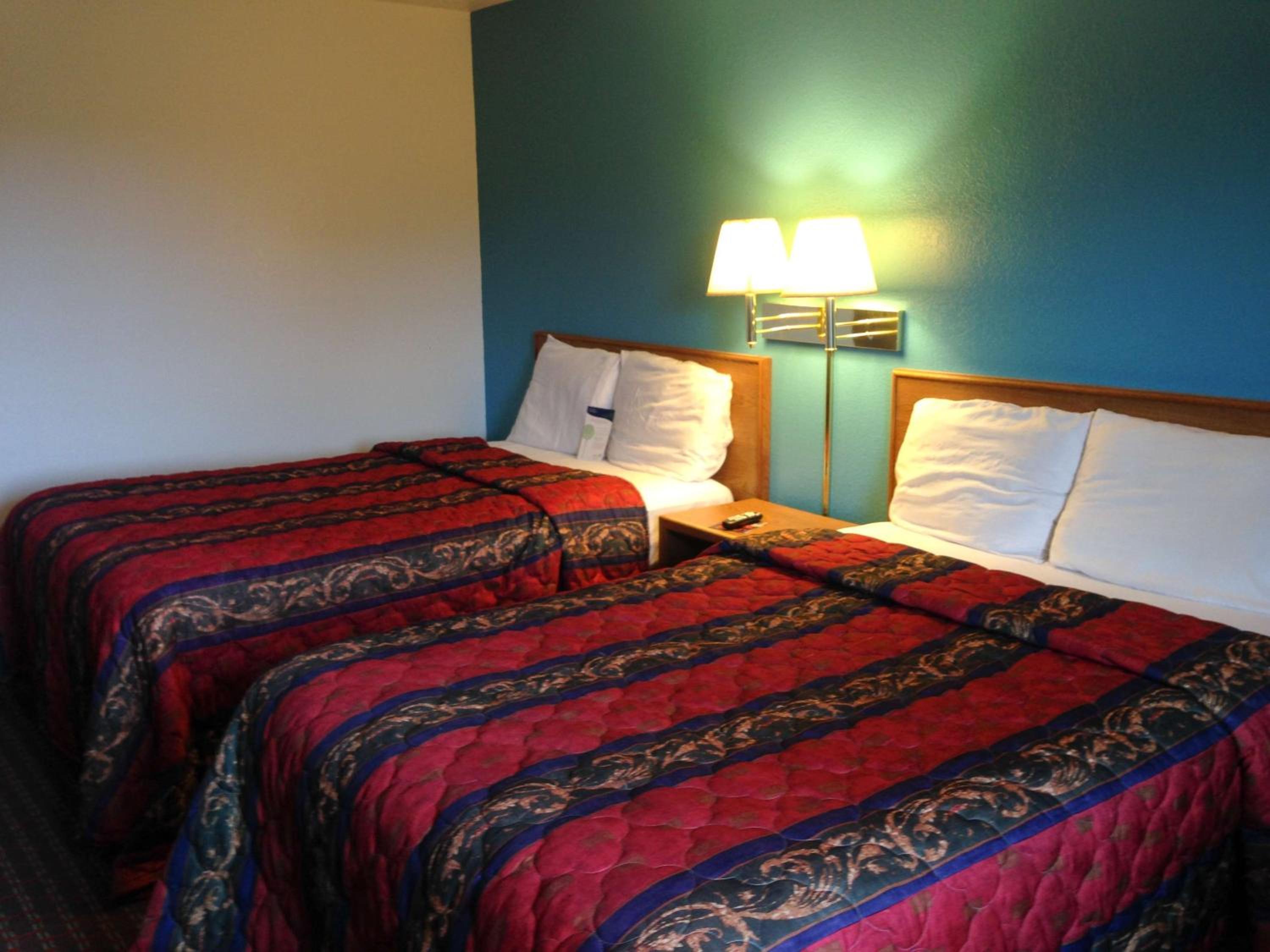 Quadruple Room - Non-Smoking - Photo 4
