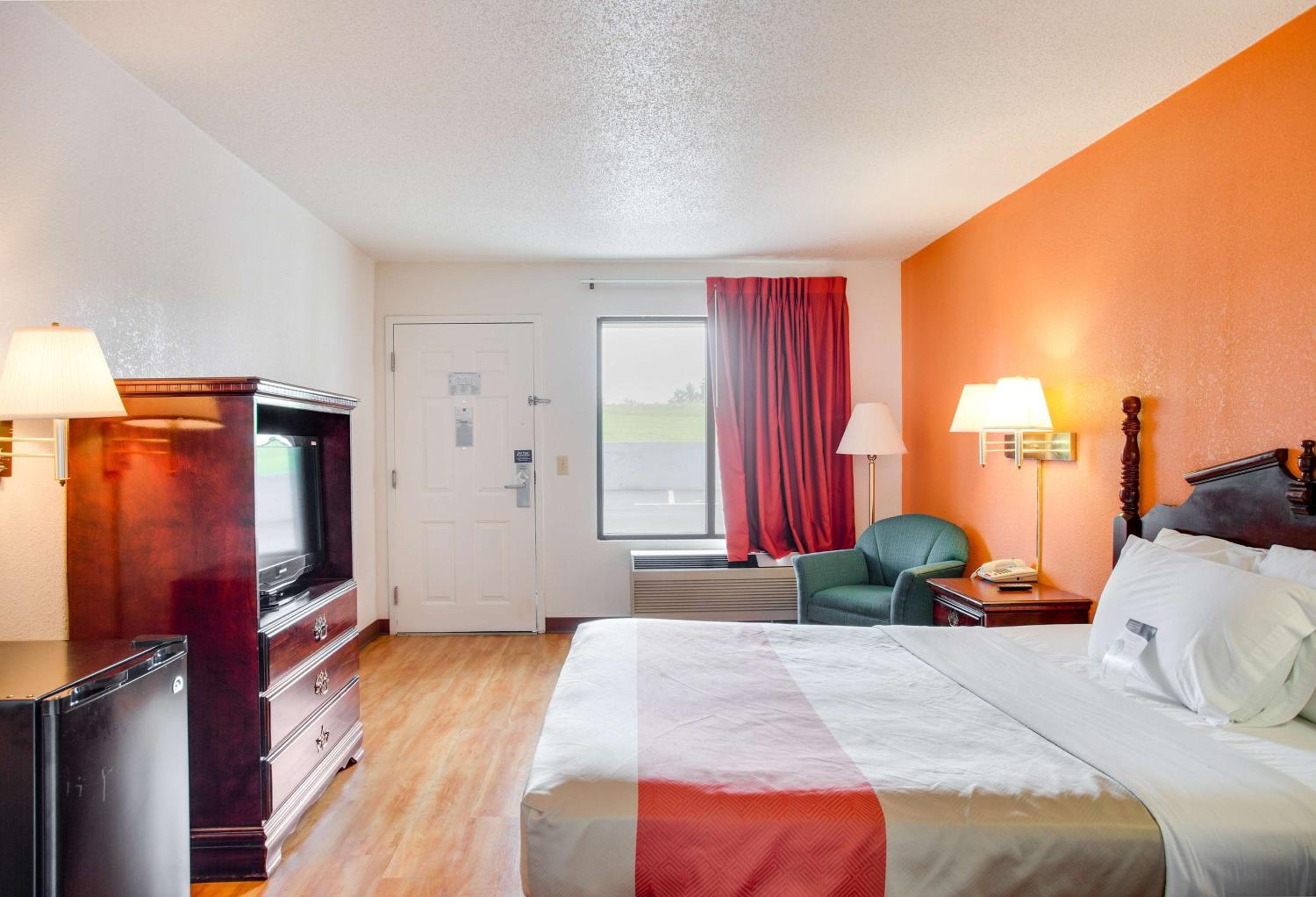 Queen Room - Disability Access/Non-Smoking