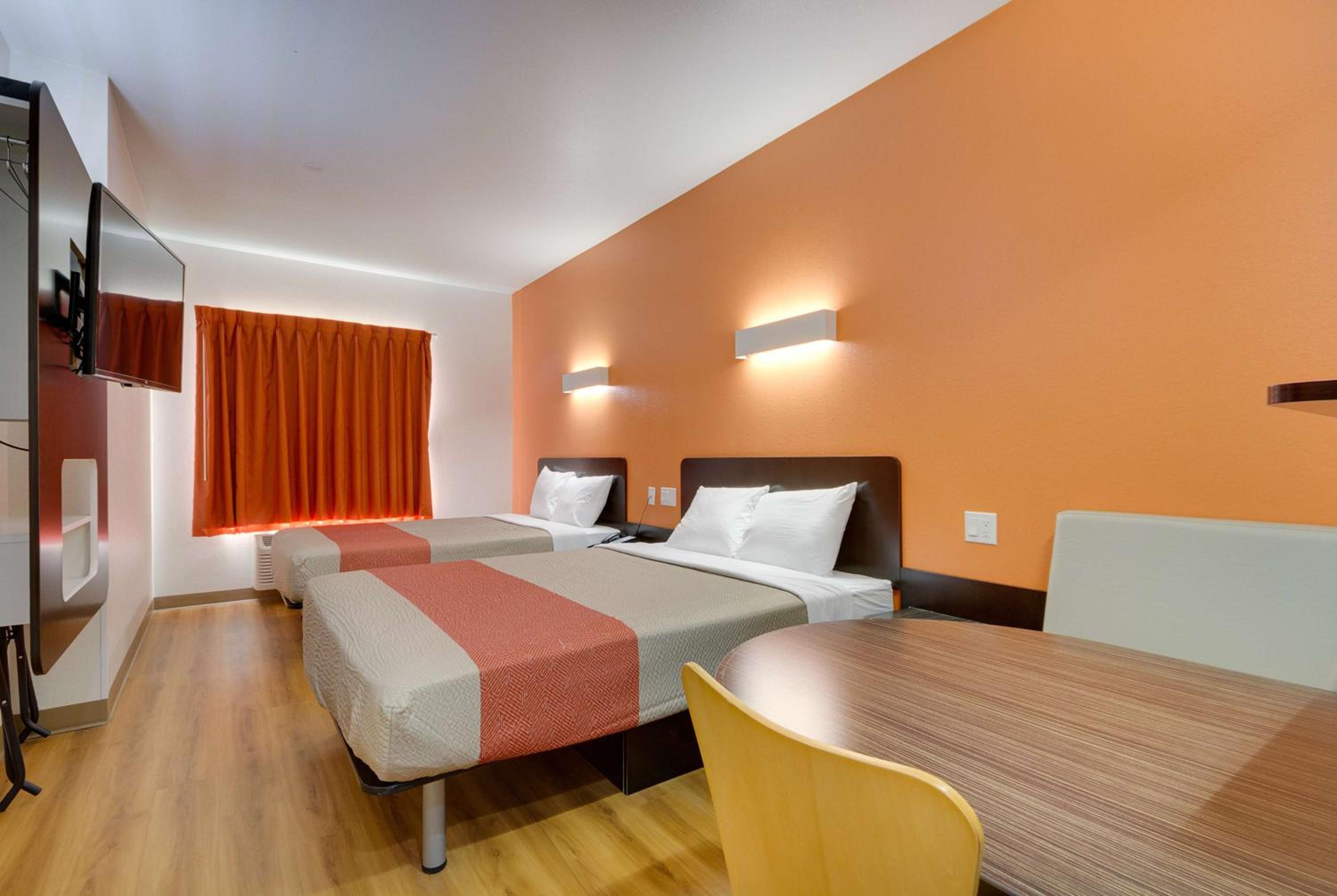 Deluxe Queen Room with Two Queen Beds - Non-Smoking