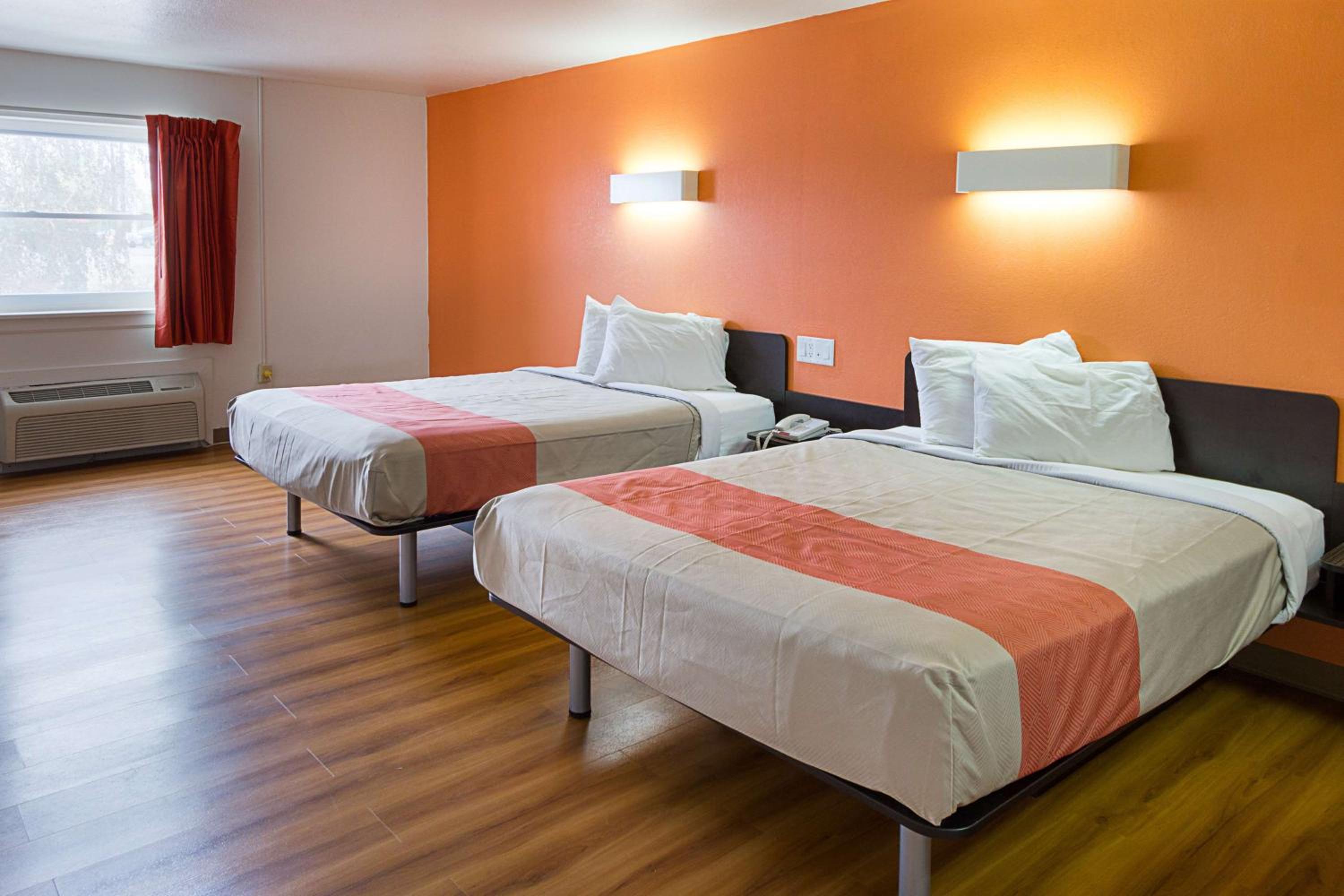 Deluxe Queen Room with Two Queen Beds - Non-Smoking - Photo 1