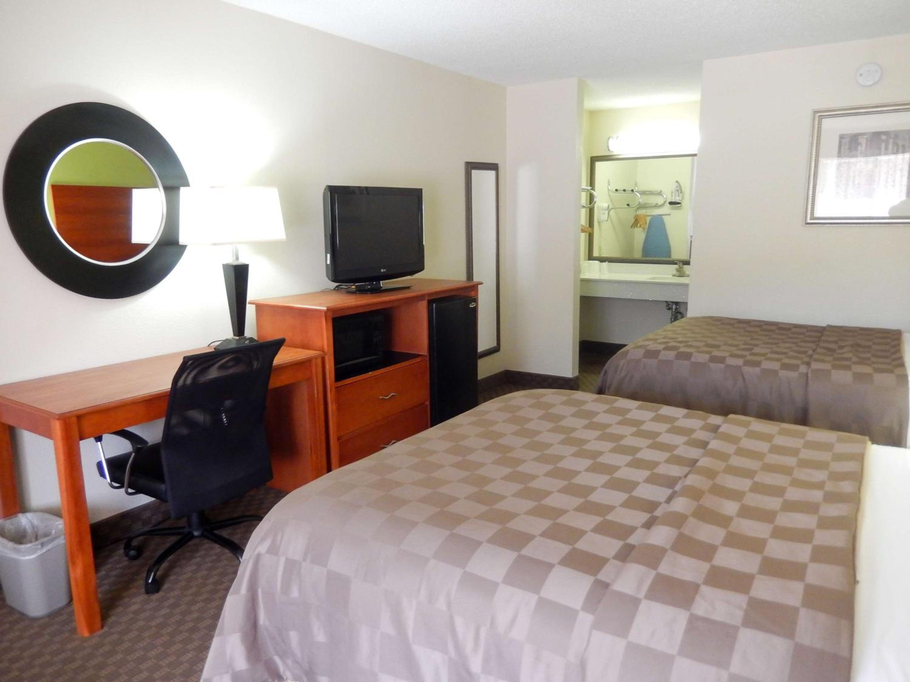 Deluxe Quadruple Room - Smoking photo 3