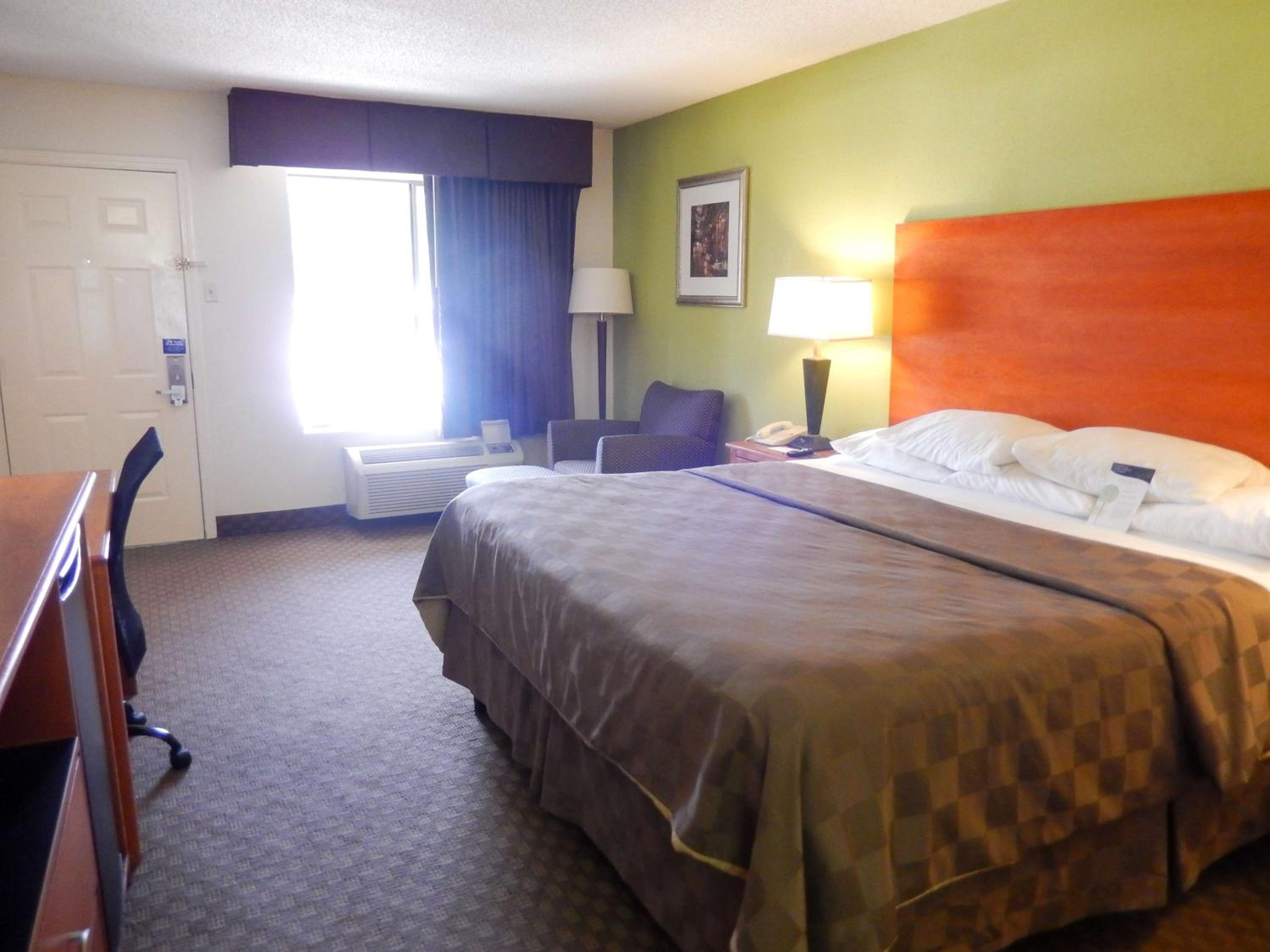 Deluxe King Room - Non-Smoking photo 3