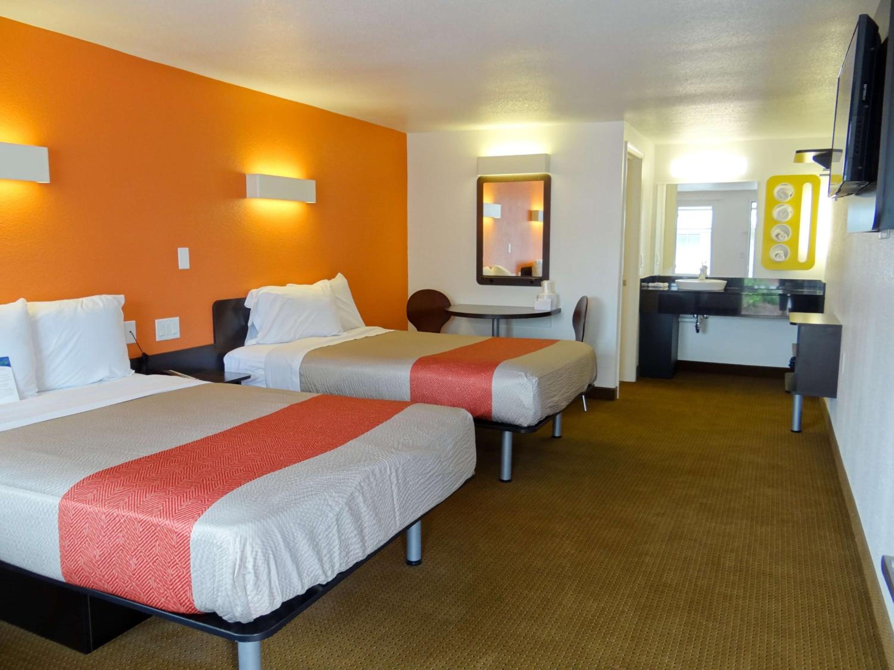 Quadruple Room - Non-Smoking photo 1