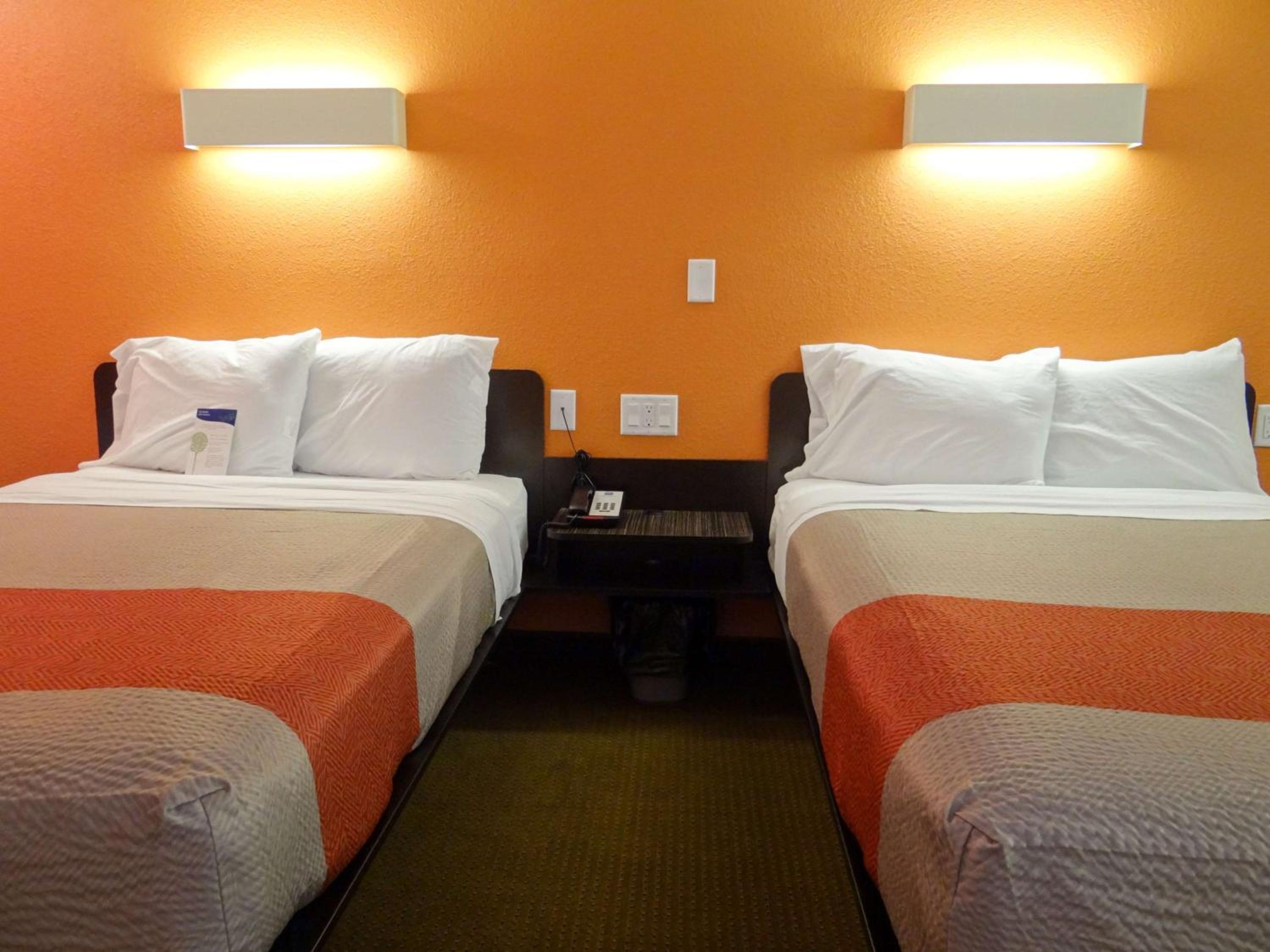 Quadruple Room - Non-Smoking photo 2