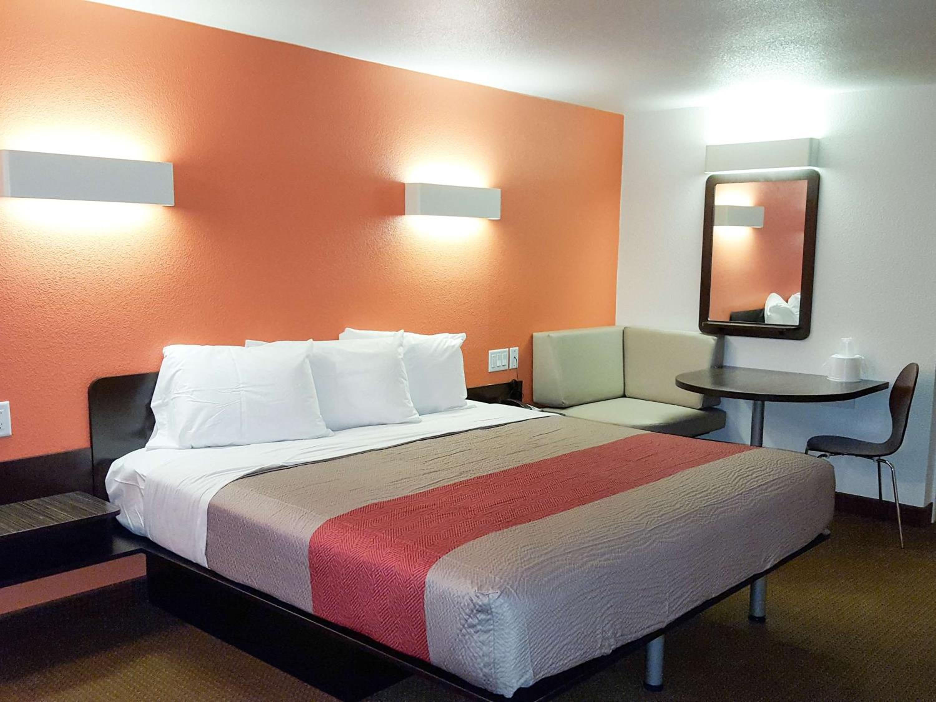 King Room - Disability Access - Non-Smoking photo 2