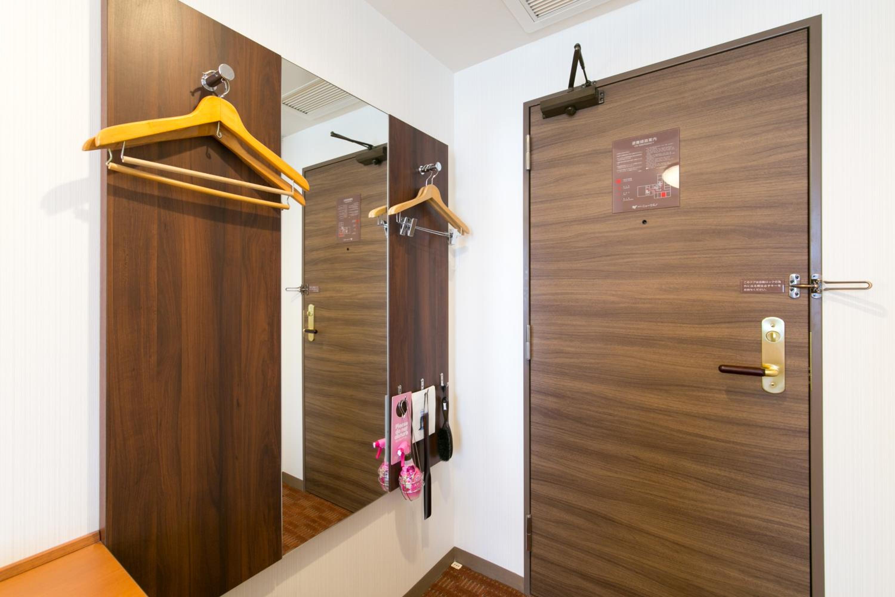 Triple Room - Non-Smoking photo 3