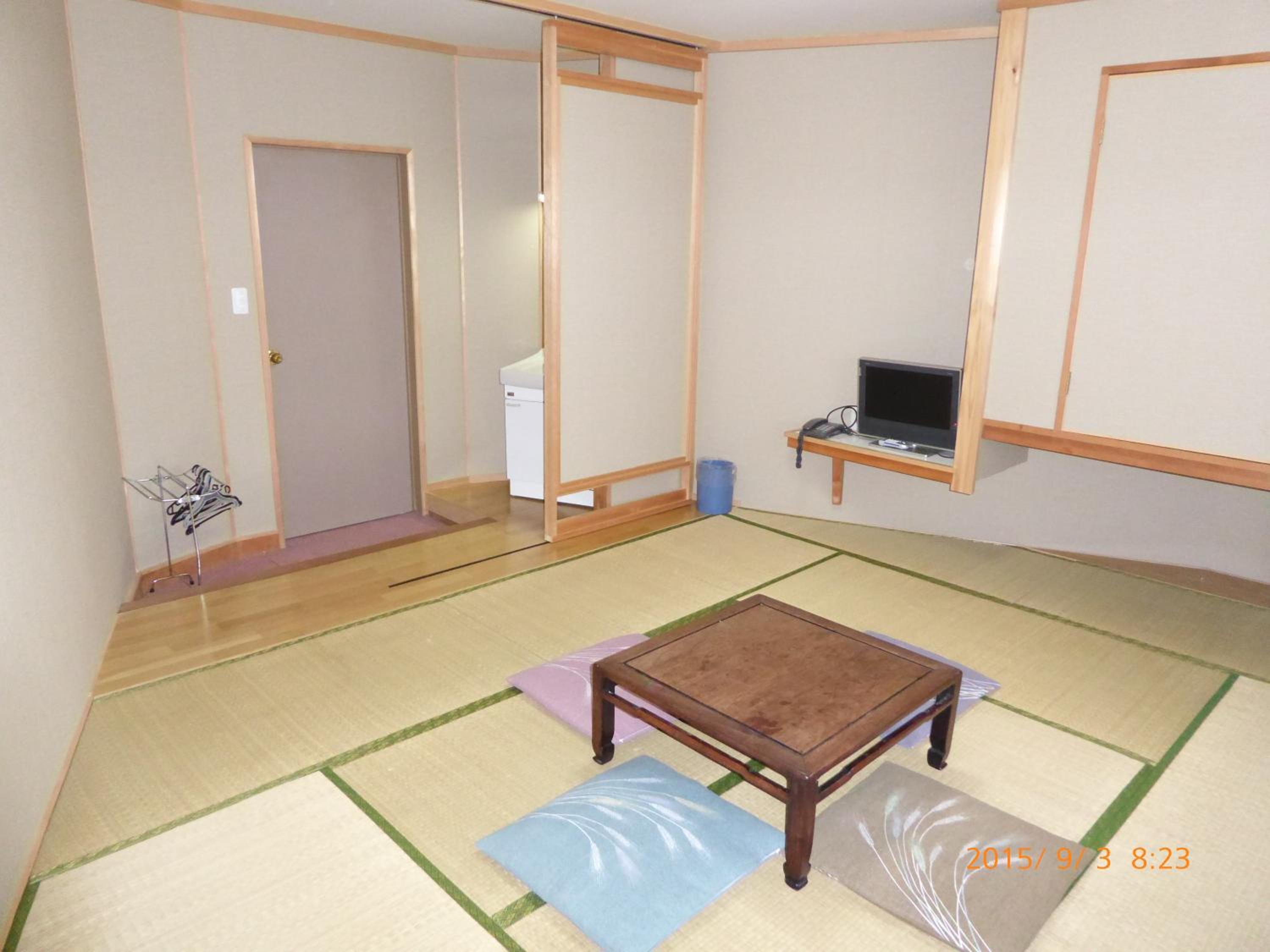 Japanese-Style Room with Shared Bathroom and Shared Toilet photo 1