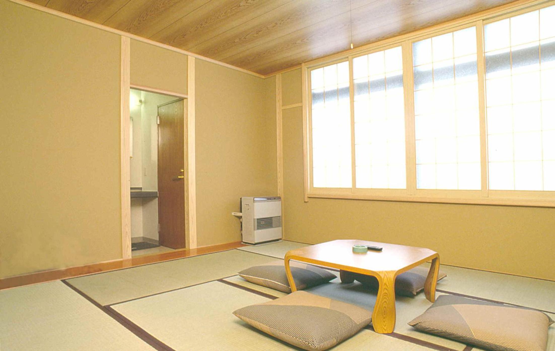 Japanese-Style Room with Private Bathroom and Toilet photo 1