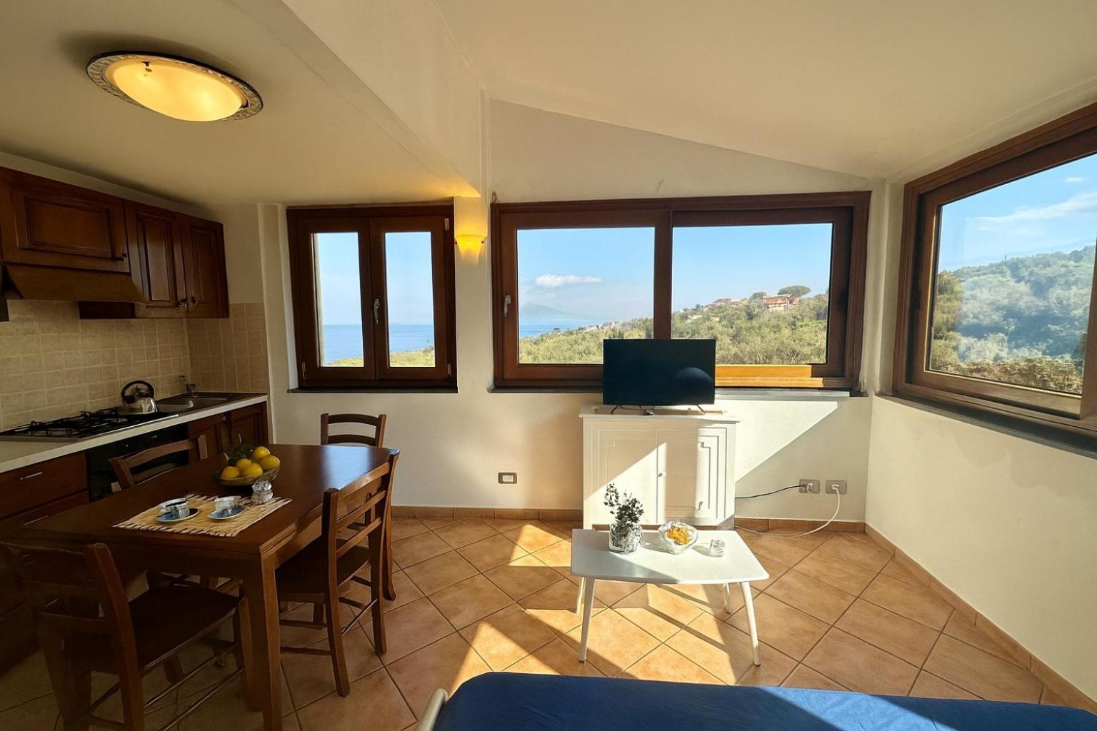 One-Bedroom Apartment with Sea View photo 2
