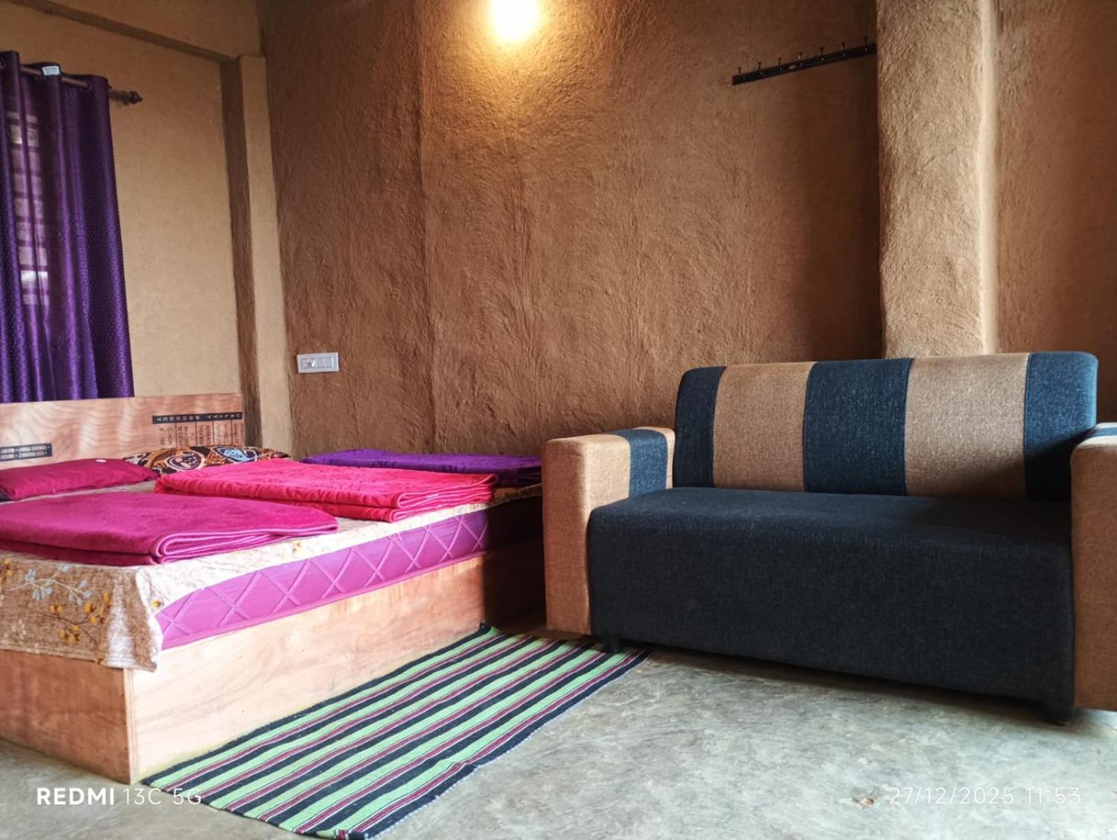 Family Room with Mountain View photo 3