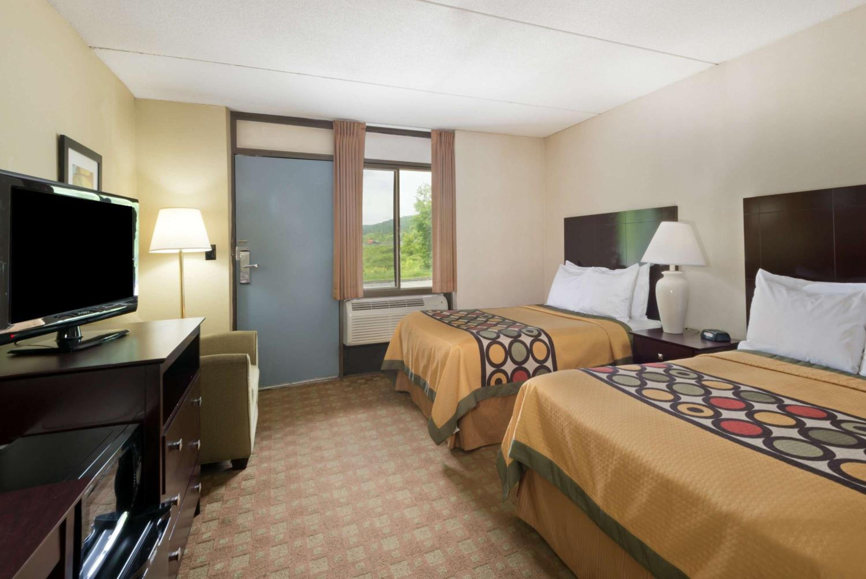 Deluxe Double Room with Two Double Beds - Non-Smoking - Photo 1