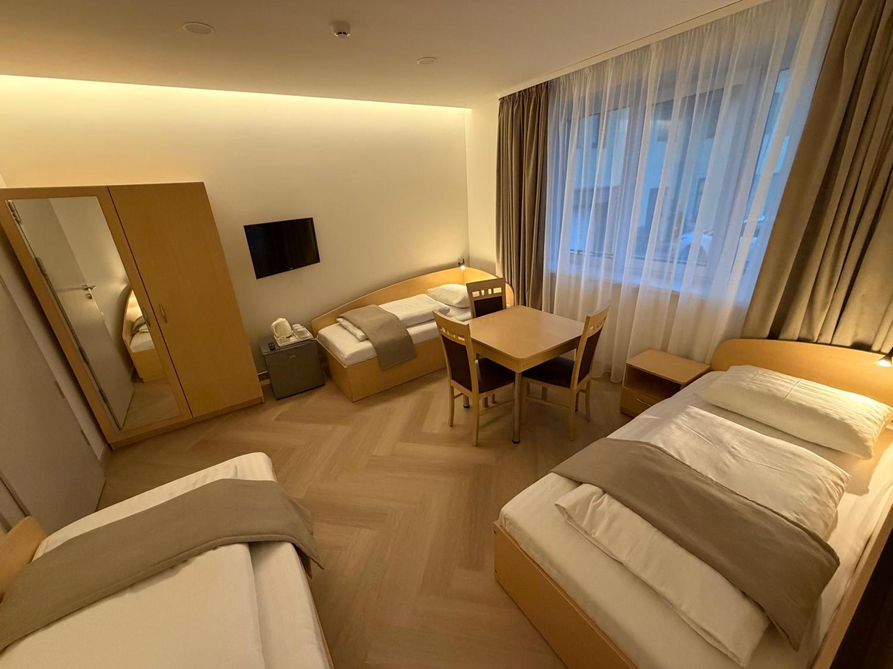 Superior Triple Room photo 2