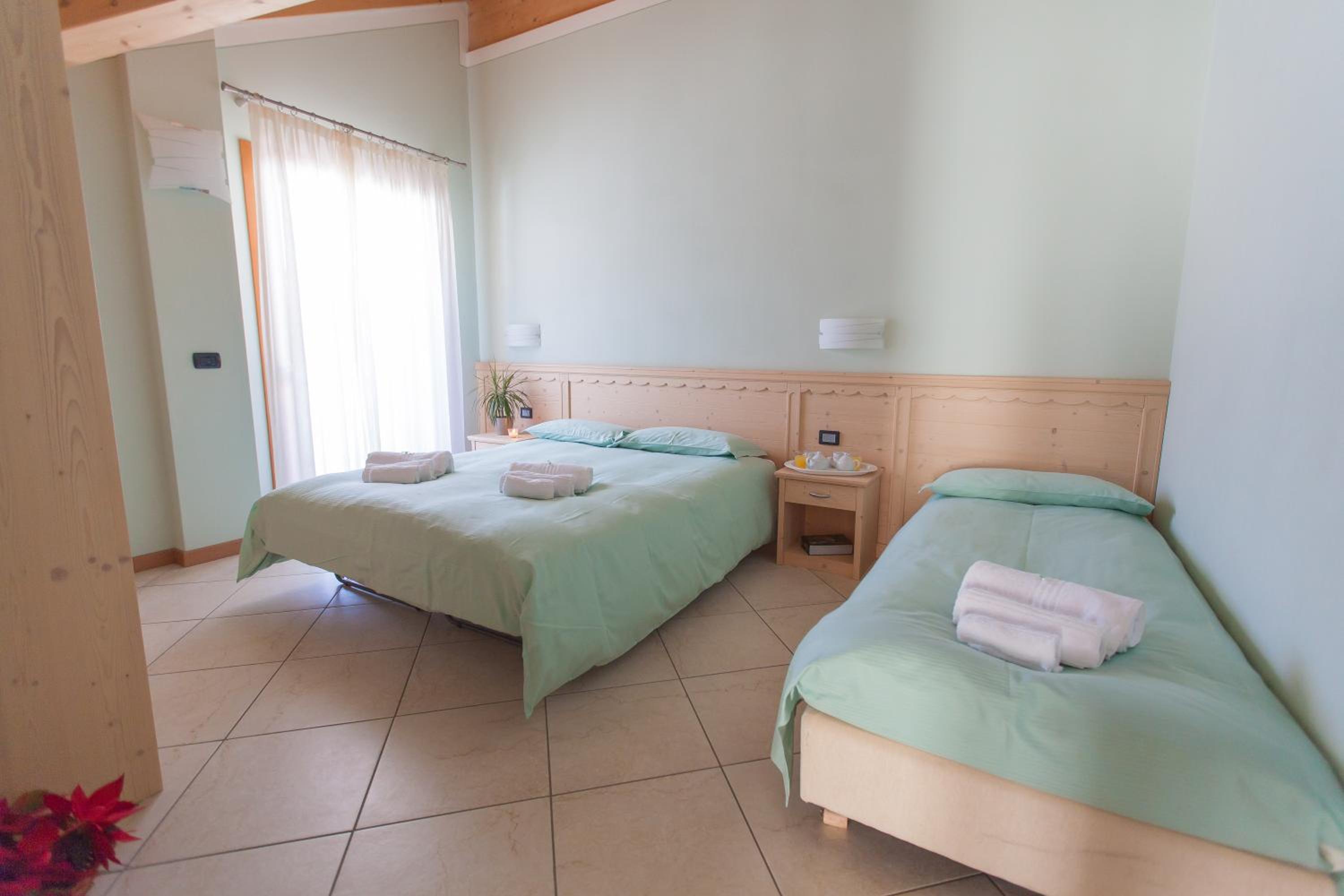 Two-Bedroom Deluxe Apartment with Balcony