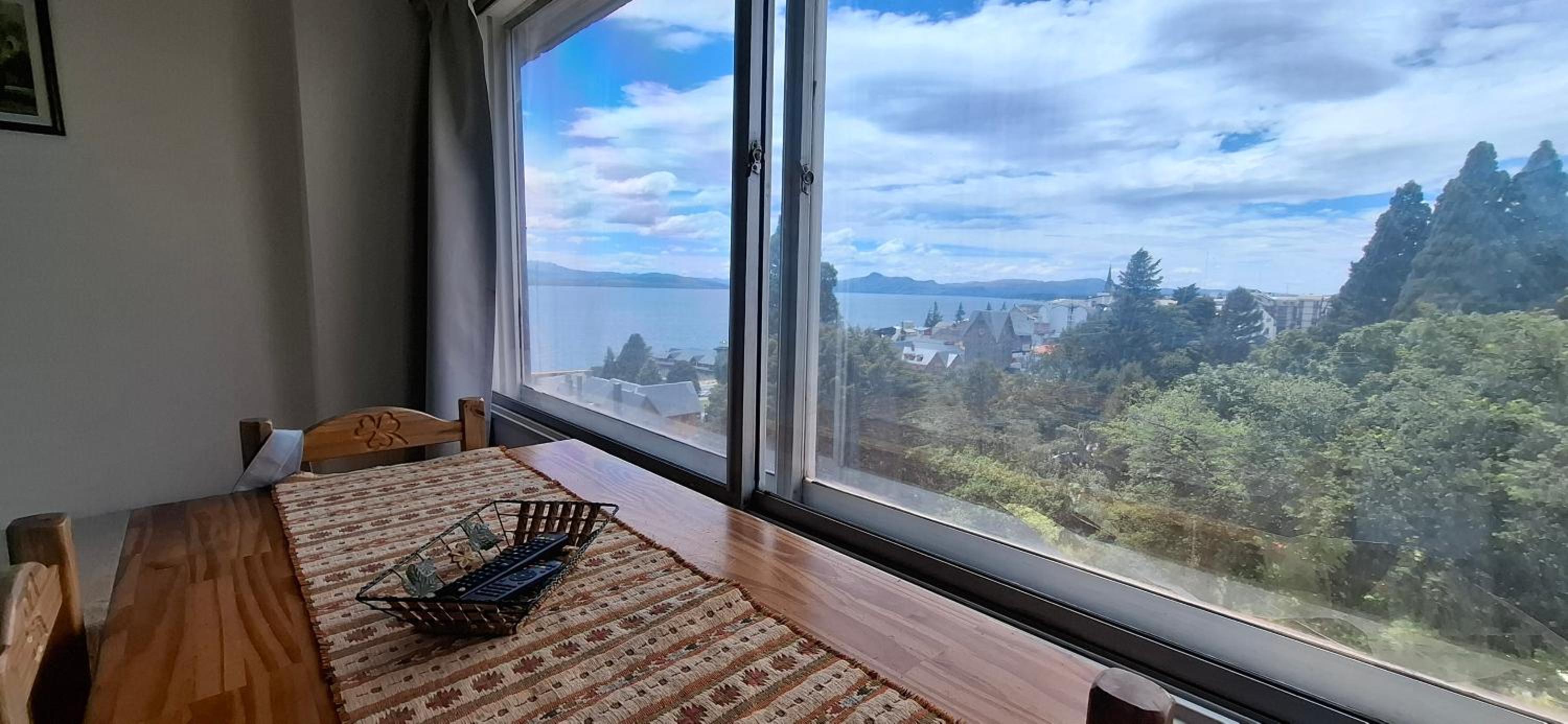 Apartment with Lake View photo 2