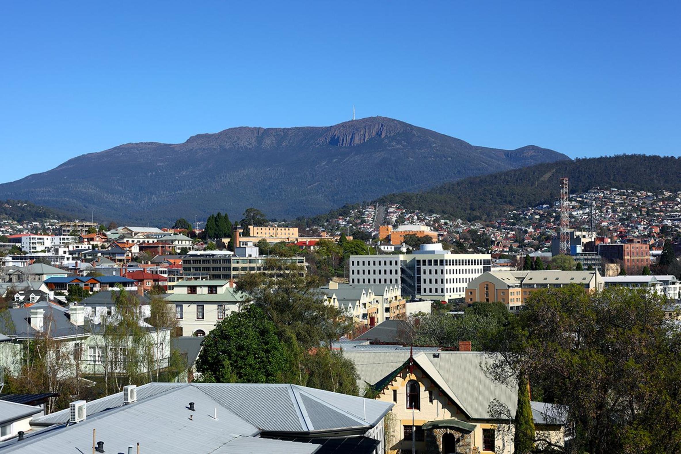 Double Room with Mountain View - Photo 3