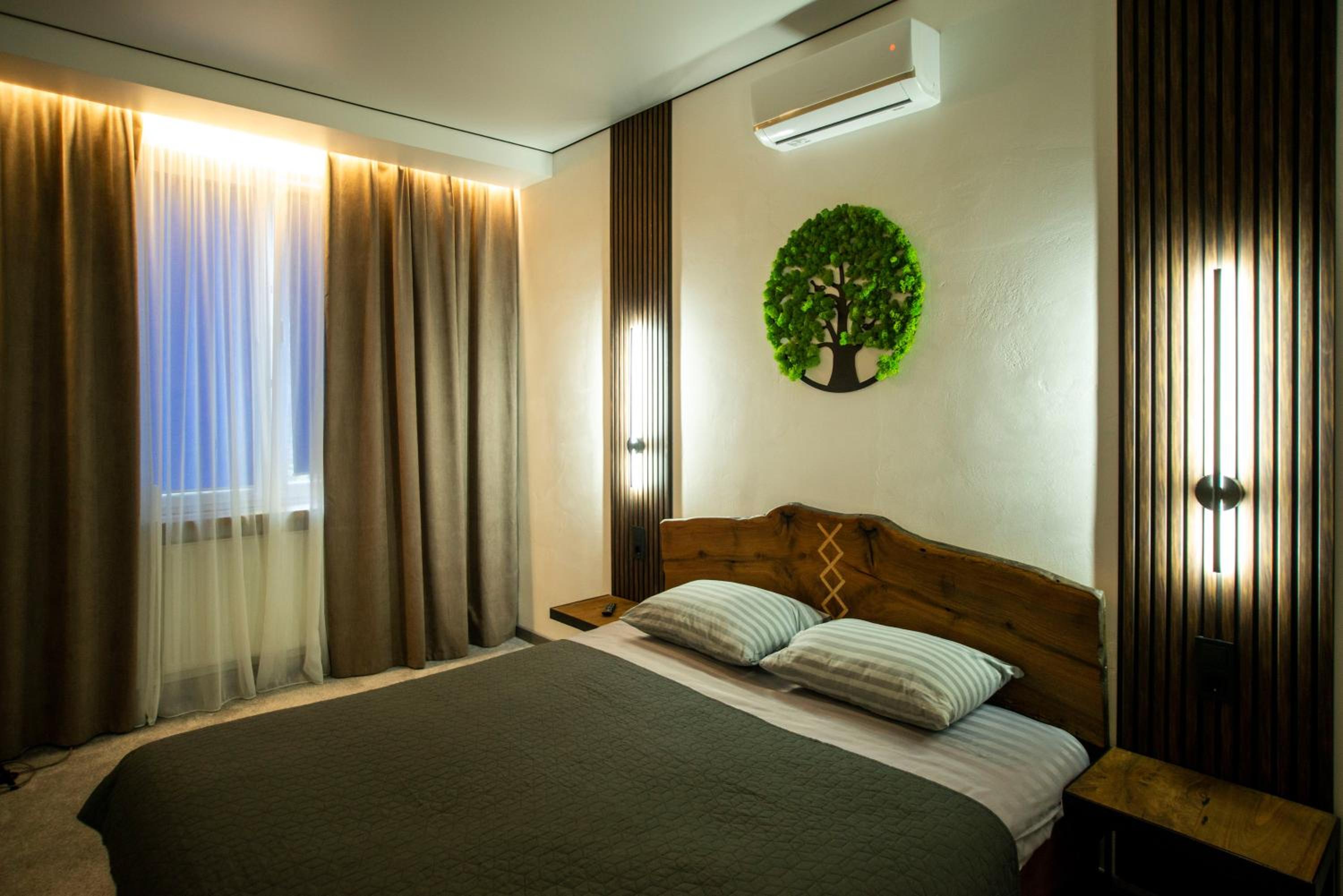 One-Bedroom Apartment with Balcony photo 2