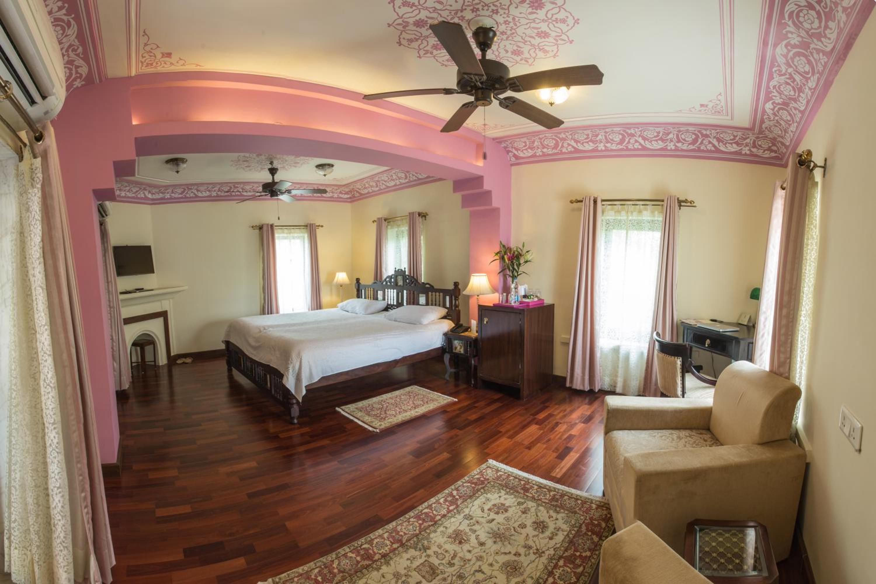 Heritage Signature Suite: 15% off on F&B, 20% off on SPA and Laundry, Enjoy Happy Hours with 1+1 offer, Complimentary In-Room Refreshments, Fruit Basket,10 mins complimentary neck and shoulder message (Subject to availability) – Offer till 31st Aug’26