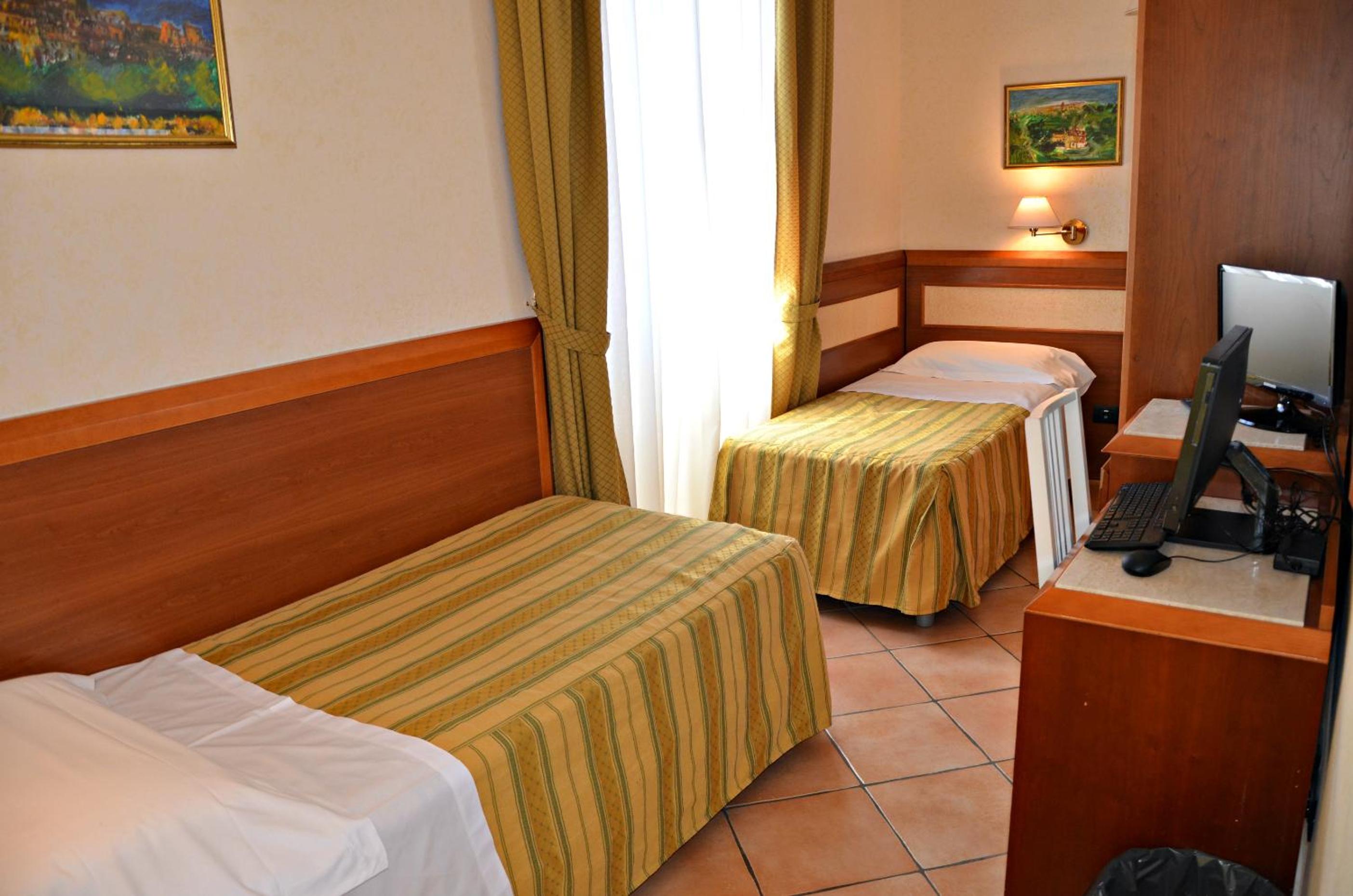 Budget Twin Room photo 1