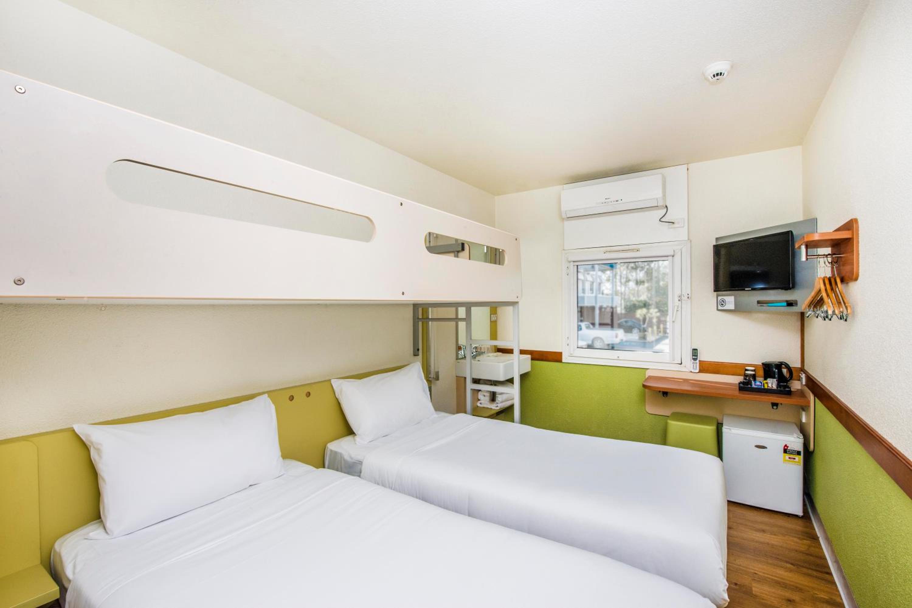 Standard Twin Room with a Bunk Bed photo 3