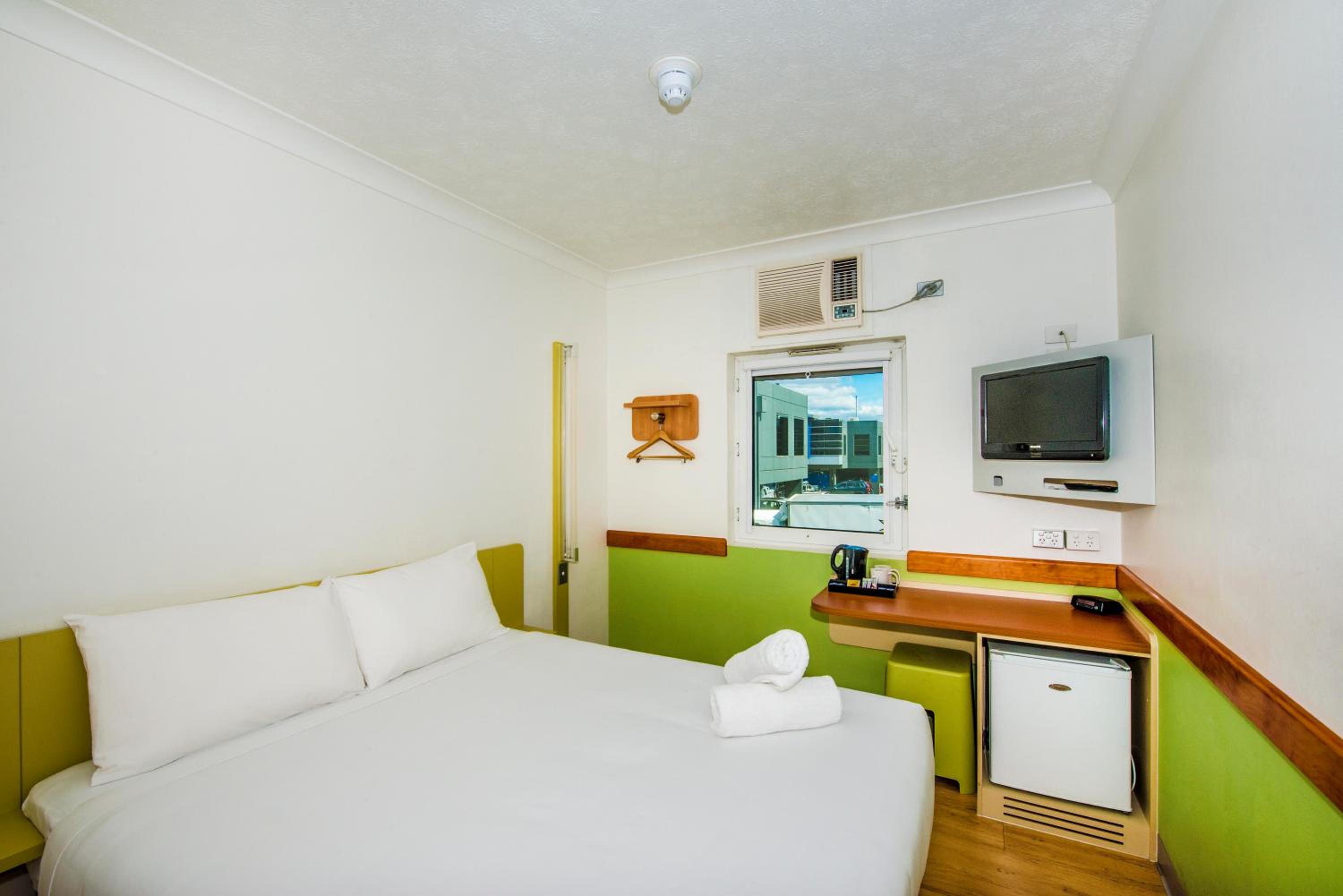 Standard Queen Room