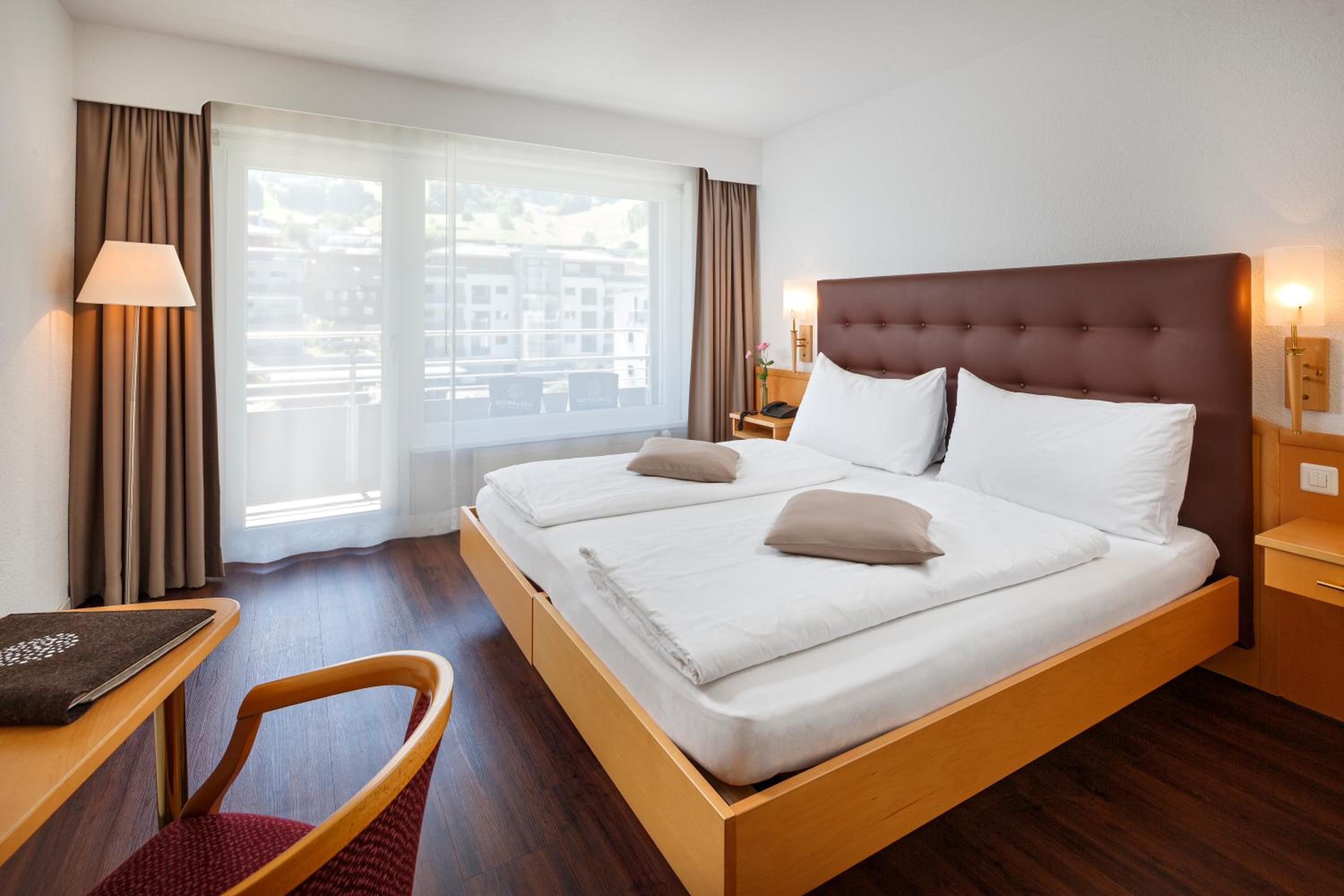 Panorama Twin Room with Mountain View and Balcony photo 2